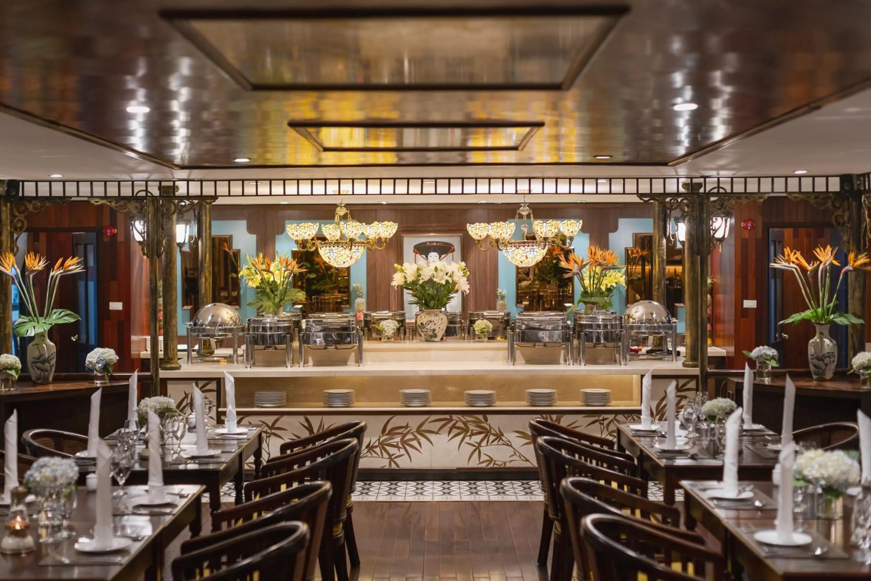 Restaurant/places to eat in Indochine Cruise Lan Ha Bay