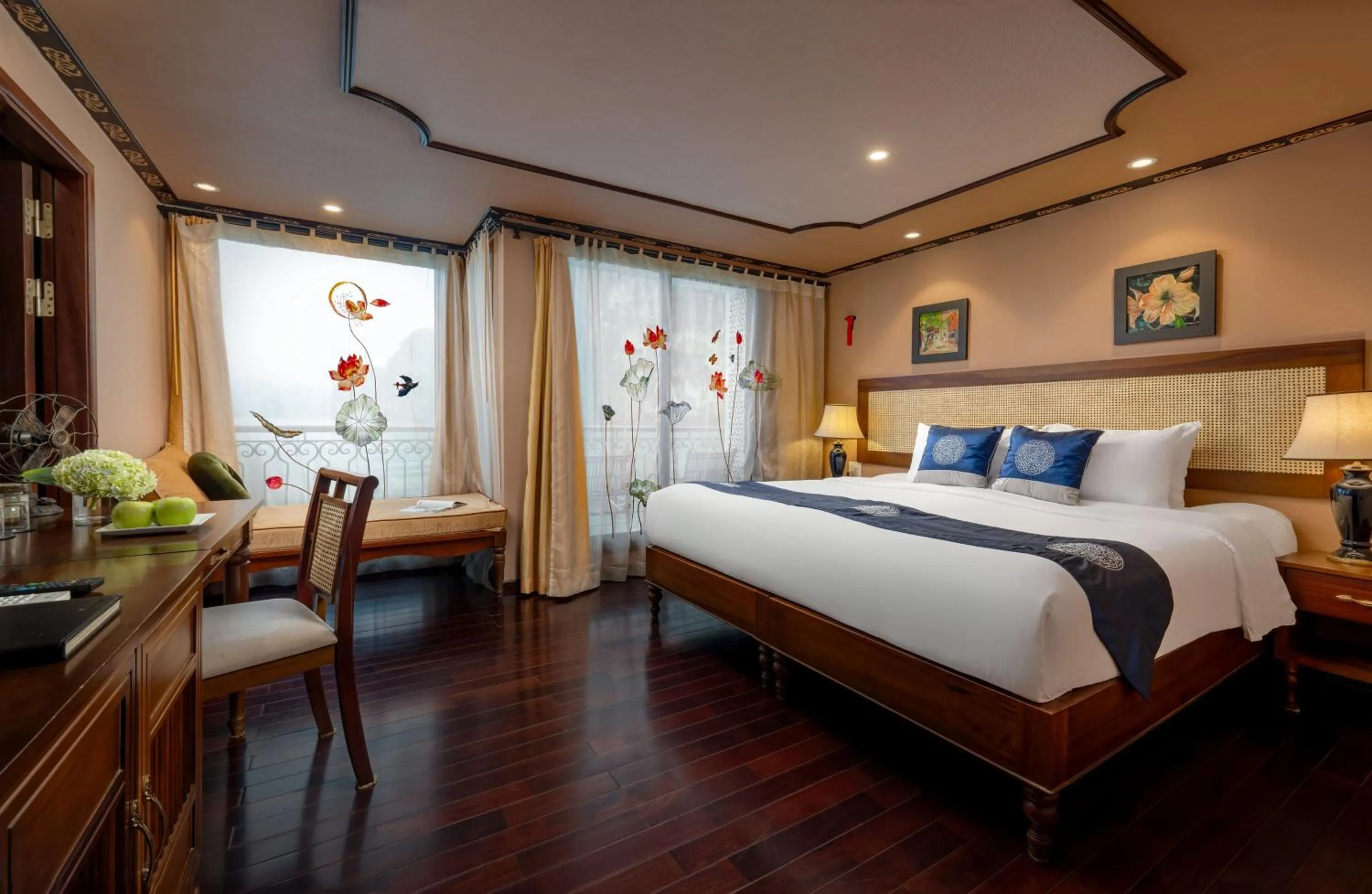 Photo of the whole room, Bed in Indochine Cruise Lan Ha Bay