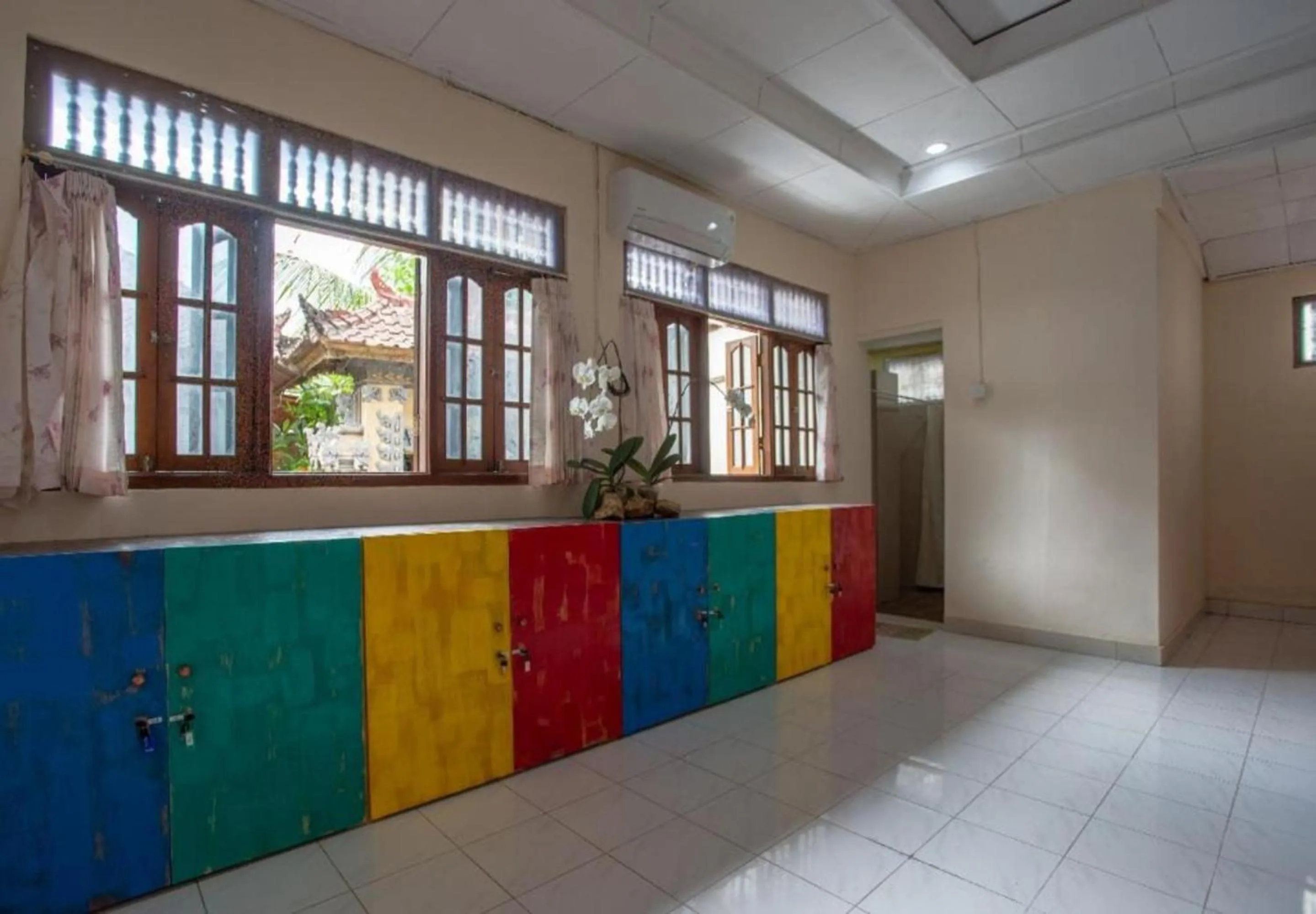 Area and facilities in Nushe Hostel & Room