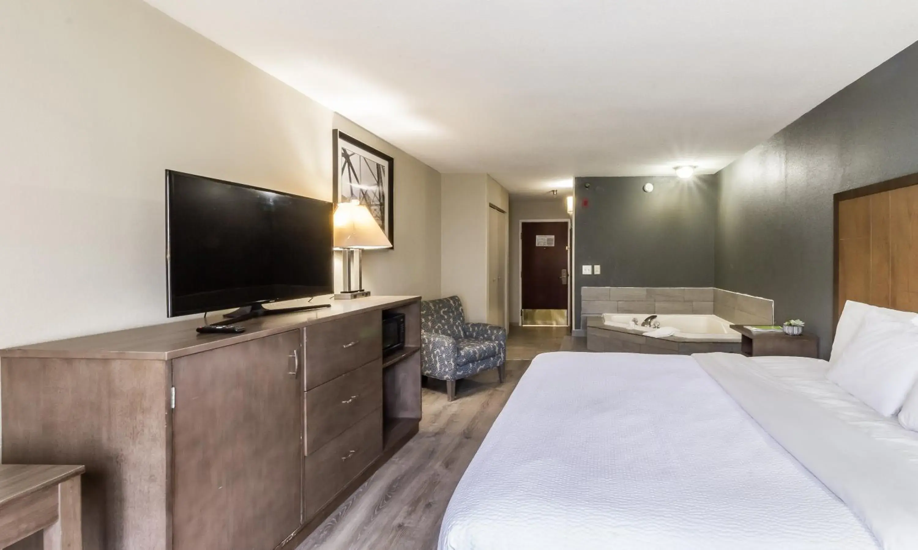 Deluxe King Studio Suite - Non-Smoking in La Quinta Inn by Wyndham Richmond South Deluxe King Studio Suite - Non-Smoking in La Quinta Inn by Wyndham Richmond South