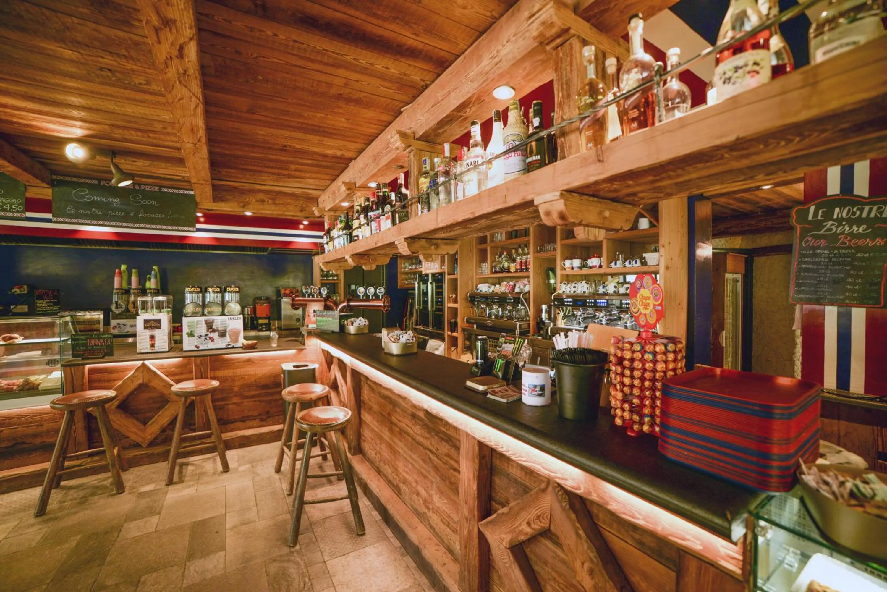 Restaurant/places to eat in Residence Campo Smith