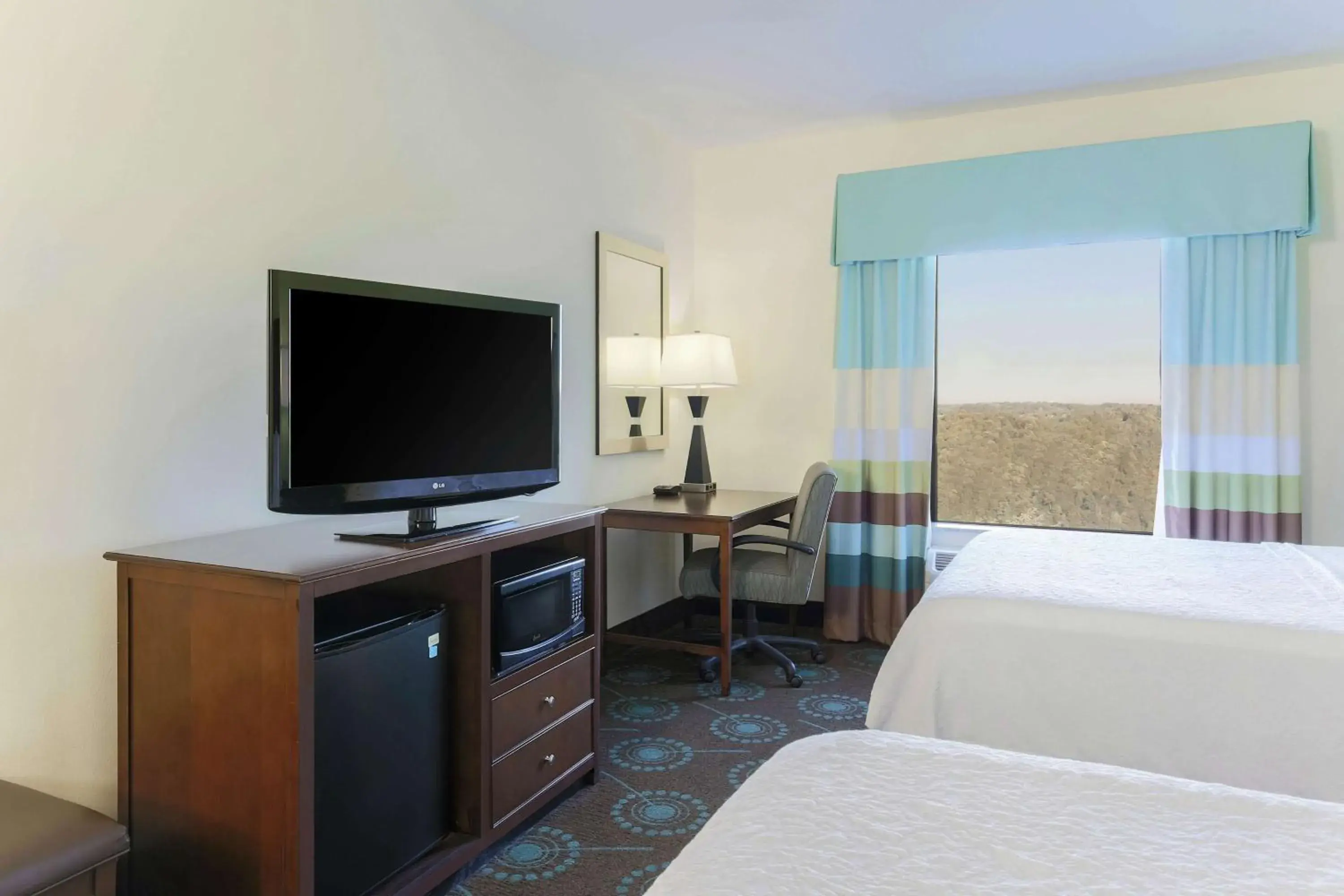 Queen Room with Two Queen Beds - Hearing Access/Non-Smoking in Hampton Inn & Suites Wheeling - The Highlands Queen Room with Two Queen Beds - Hearing Access/Non-Smoking in Hampton Inn & Suites Wheeling - The Highlands