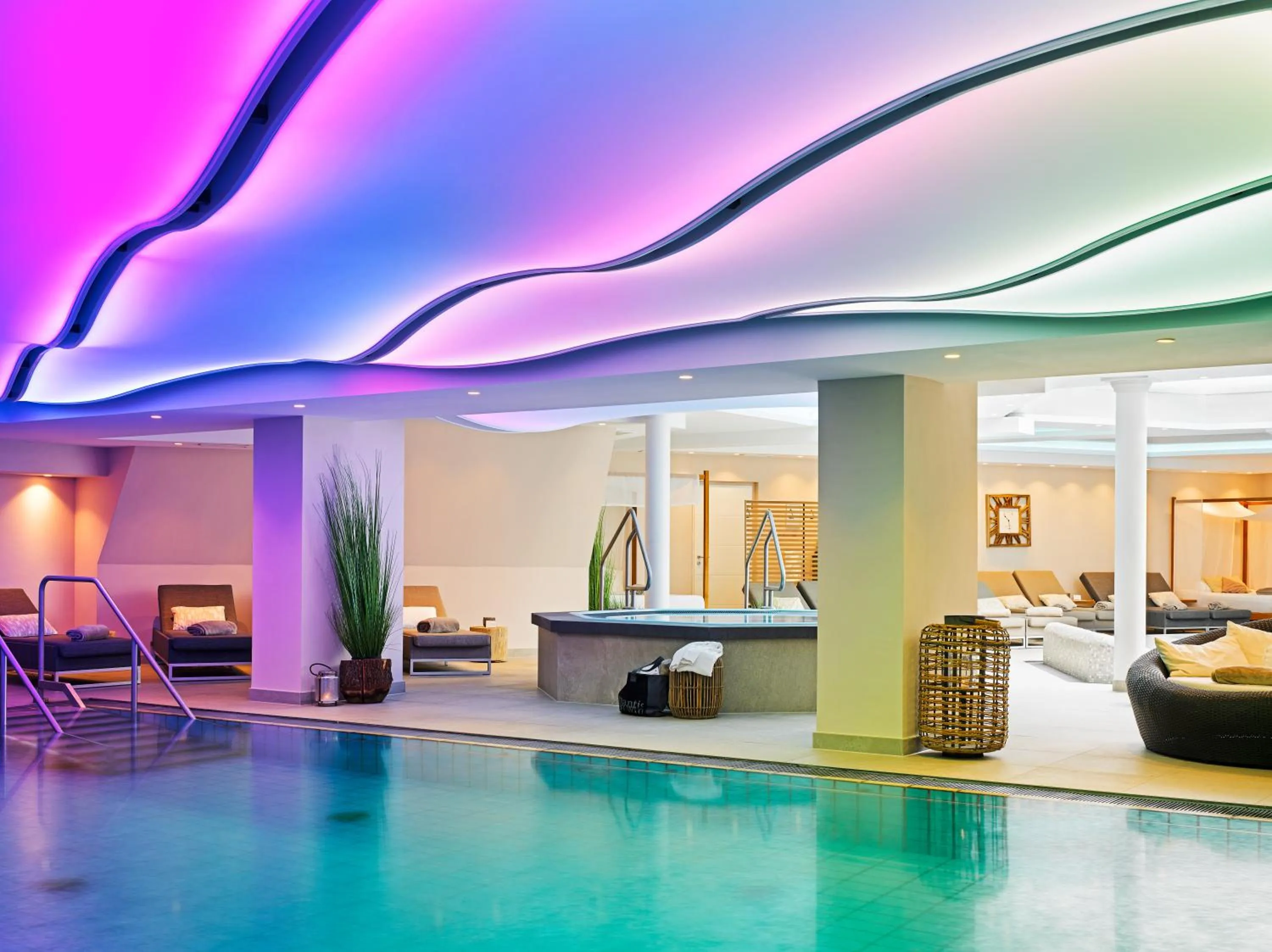 Swimming pool in Romantischer Winkel RoLigio & Wellness Resort