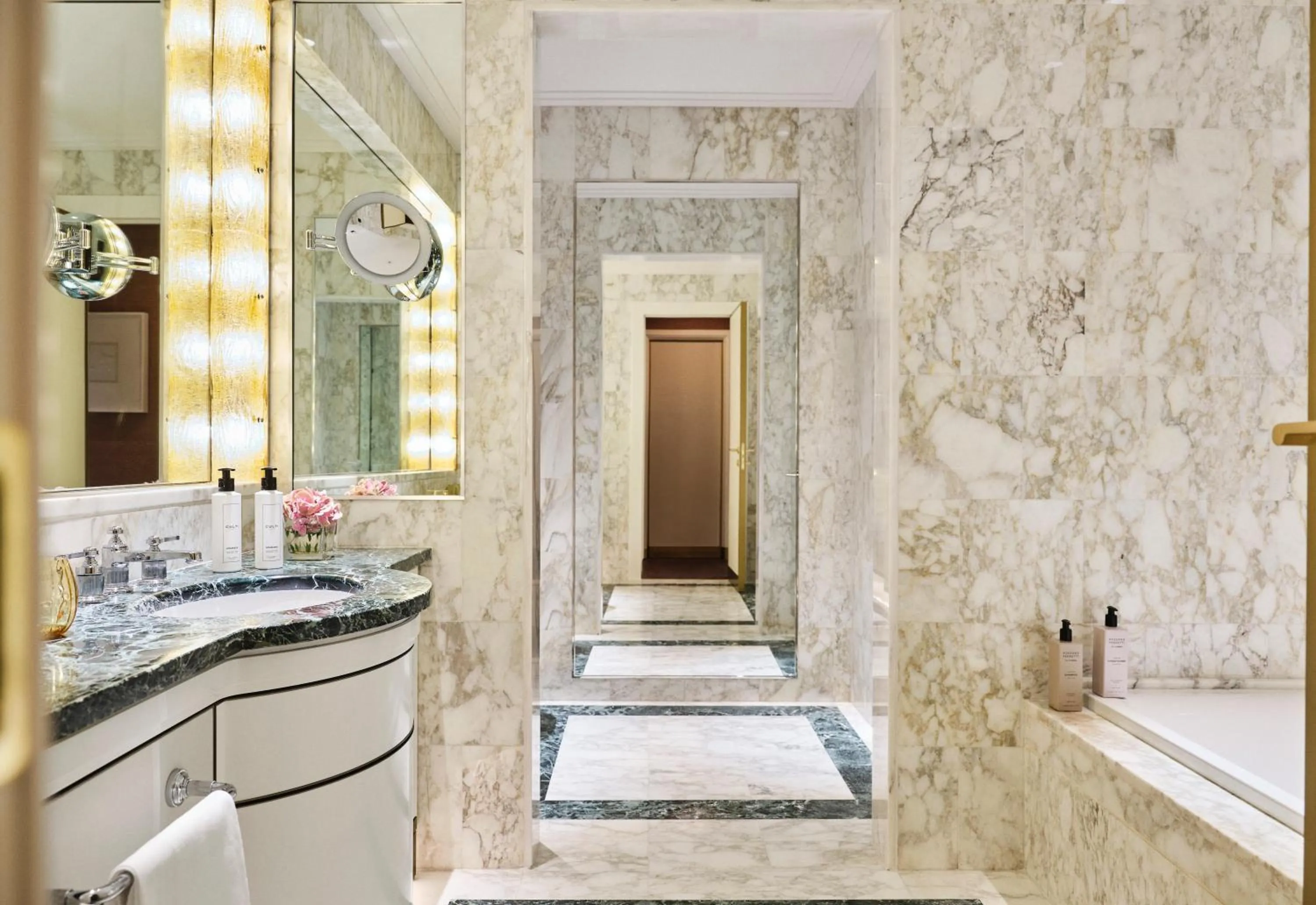 Bathroom in Four Seasons Hotel Milano