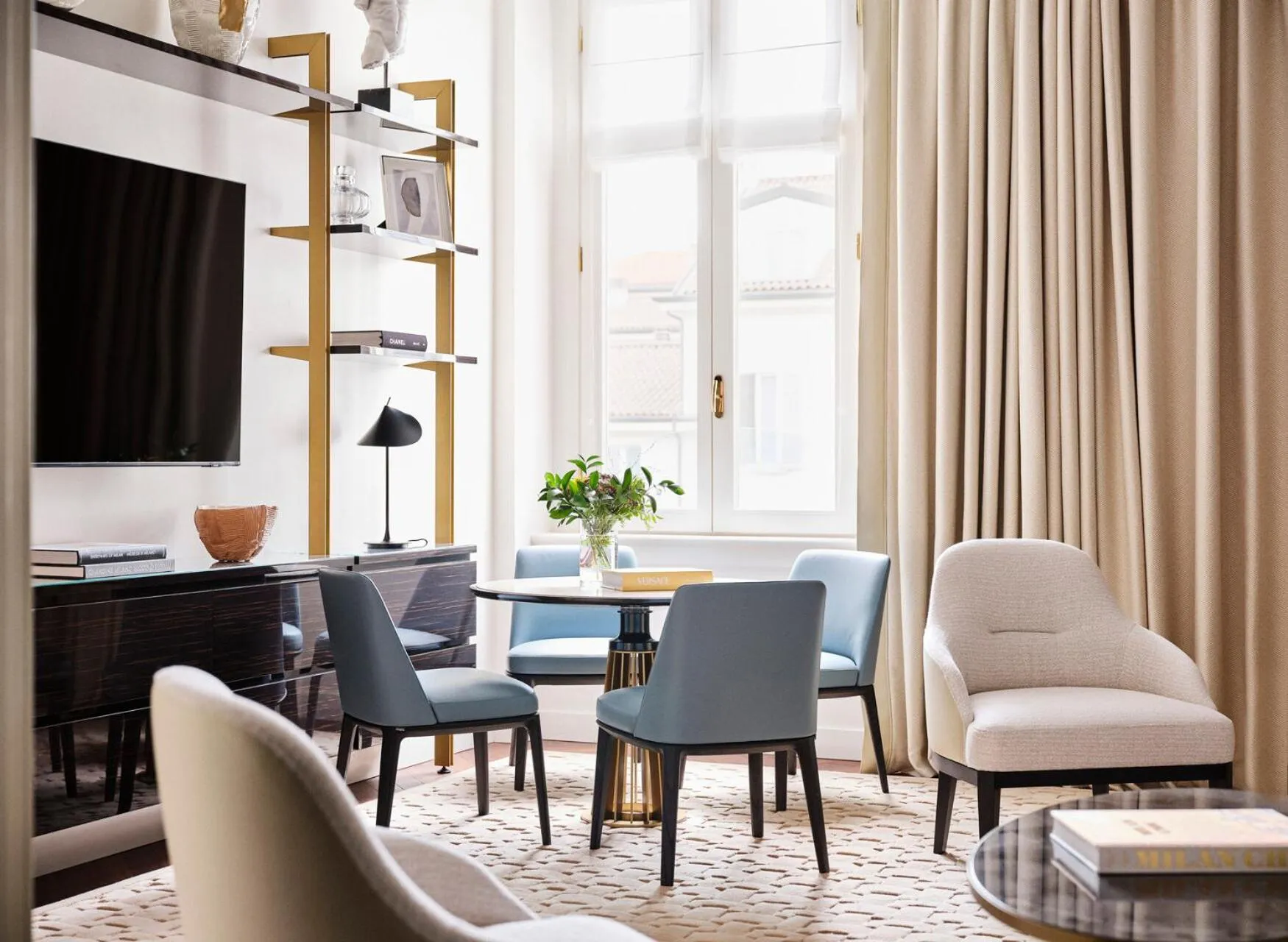 Living room in Four Seasons Hotel Milano