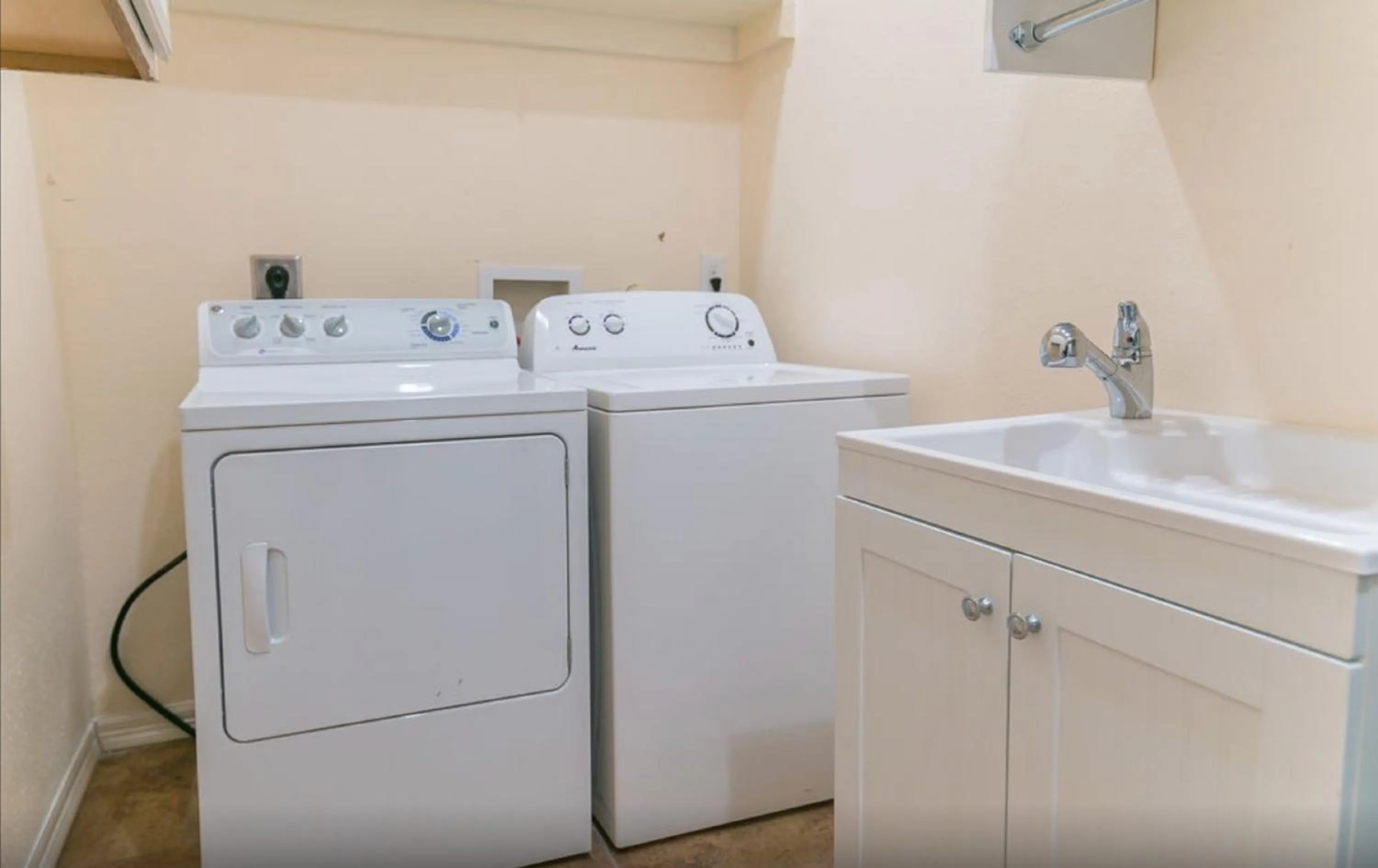 Area and facilities in Inviting 3BR Condo steps from St Charles Ave