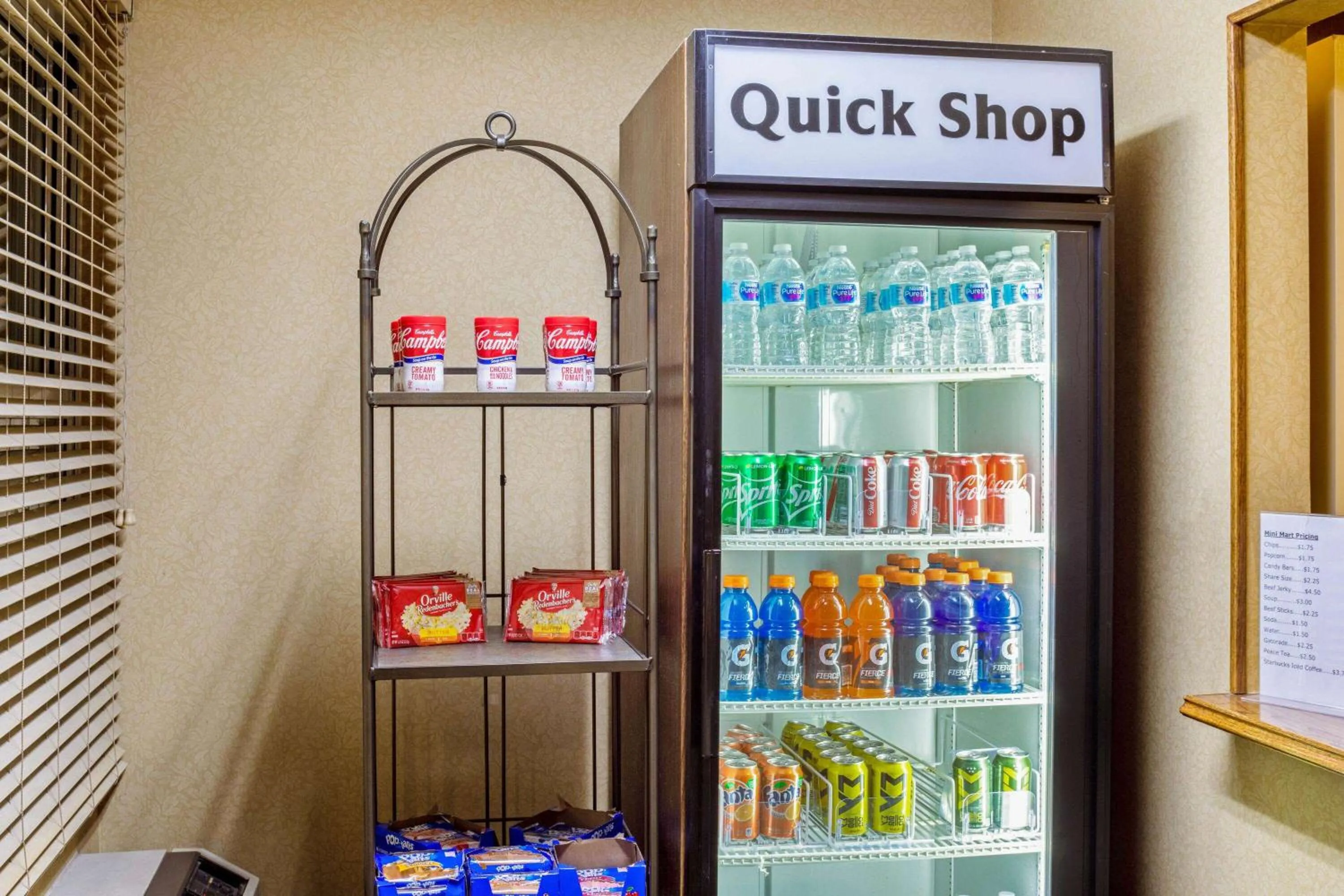 Food and drinks in La Quinta by Wyndham Appleton College Avenue