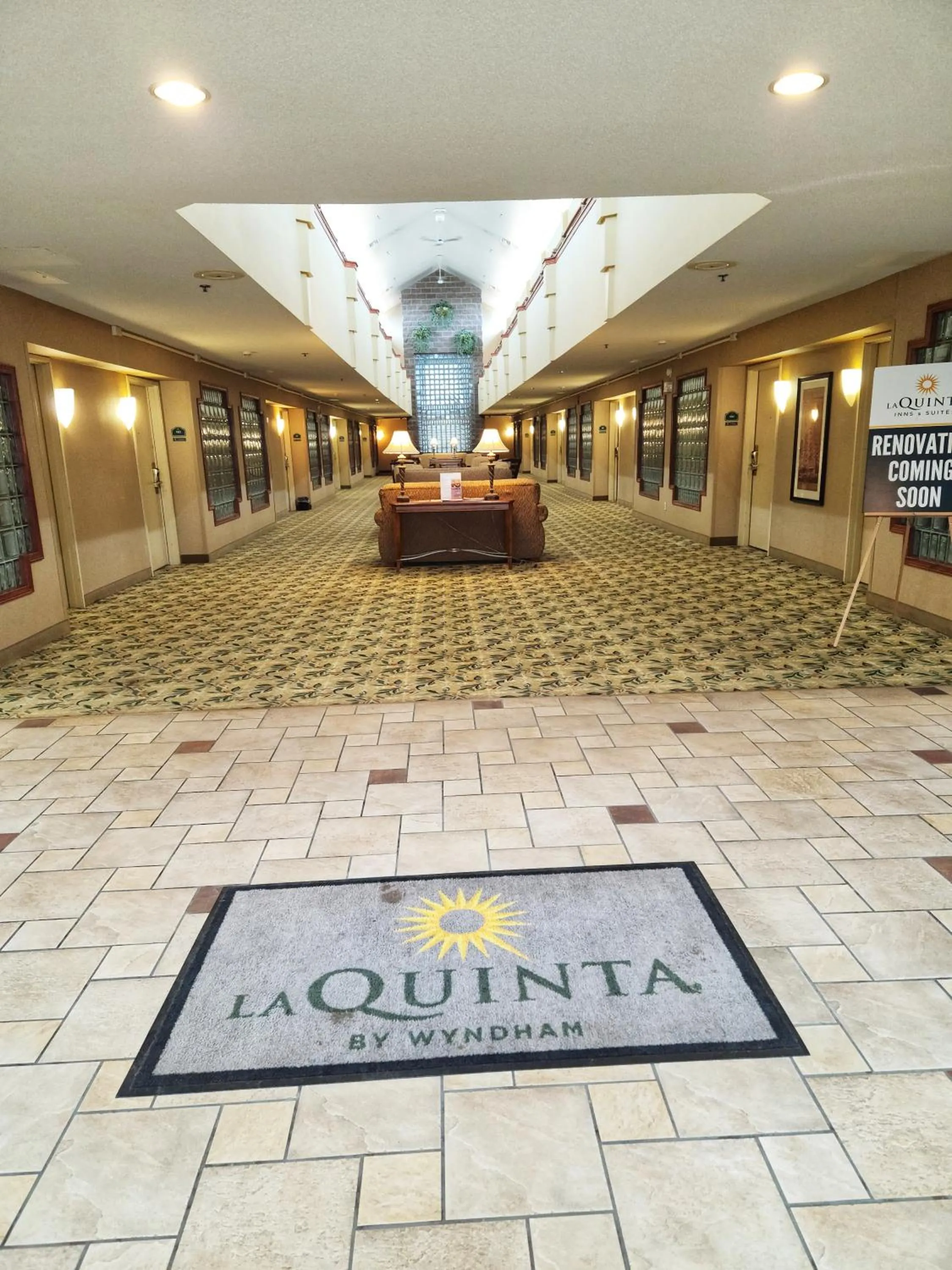 Lobby or reception in La Quinta by Wyndham Appleton College Avenue