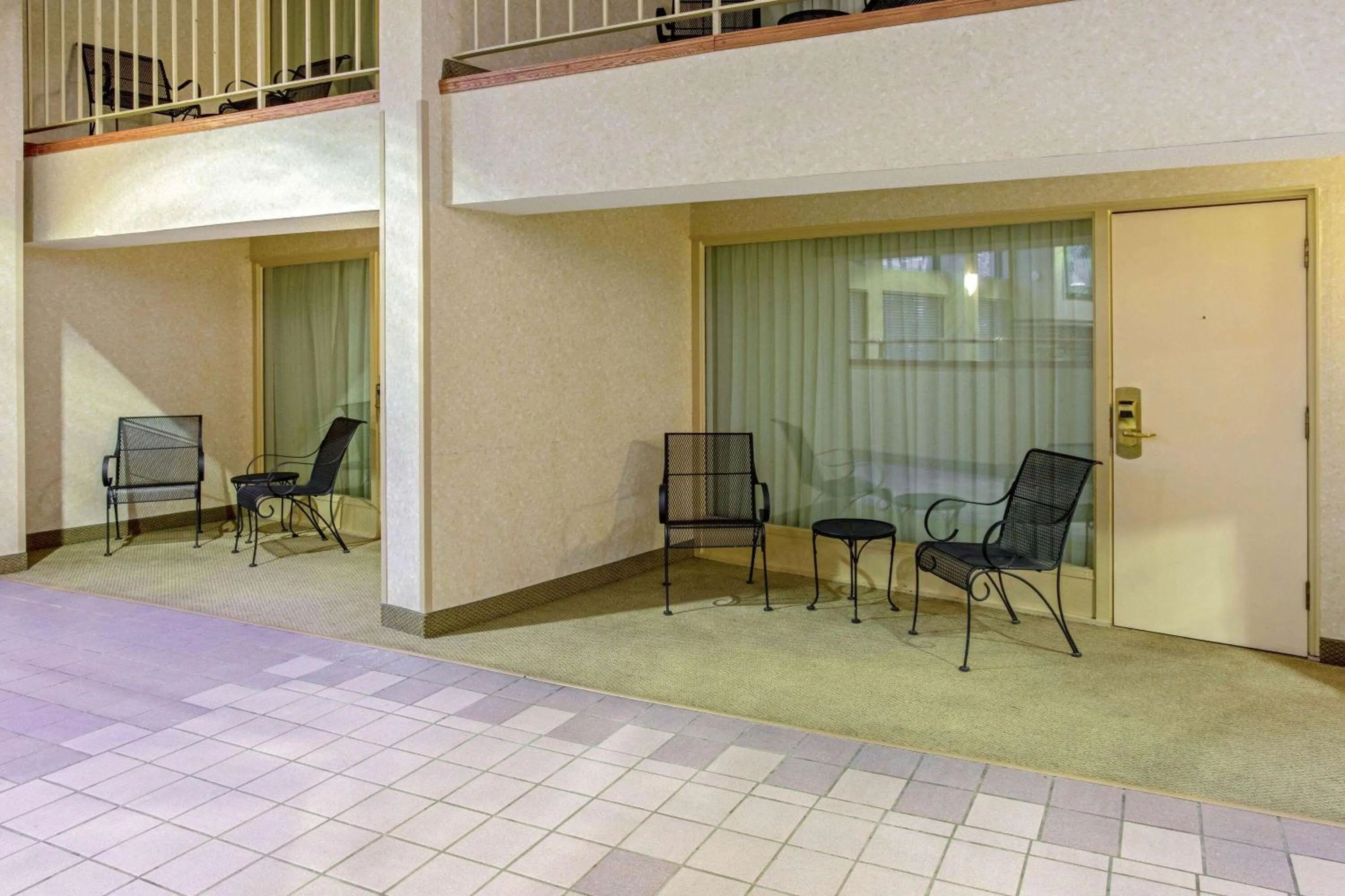 Balcony/Terrace in La Quinta by Wyndham Appleton College Avenue