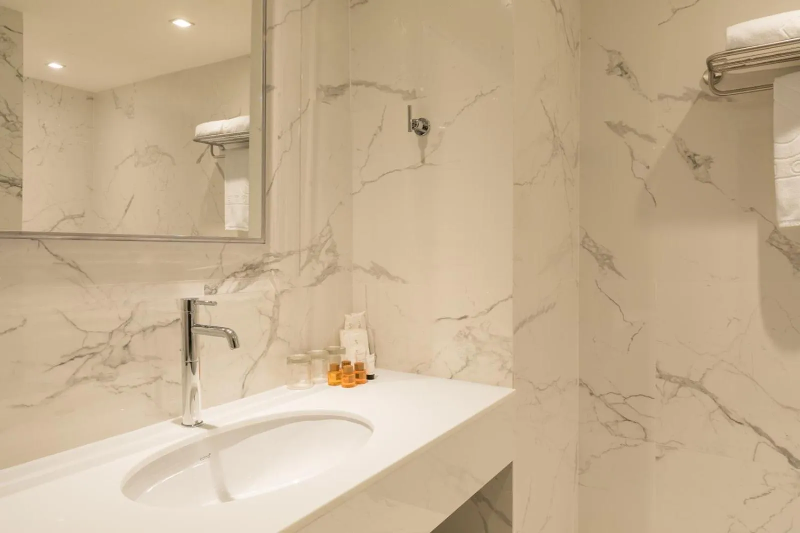 Bathroom in S Ram Leisure Hotel