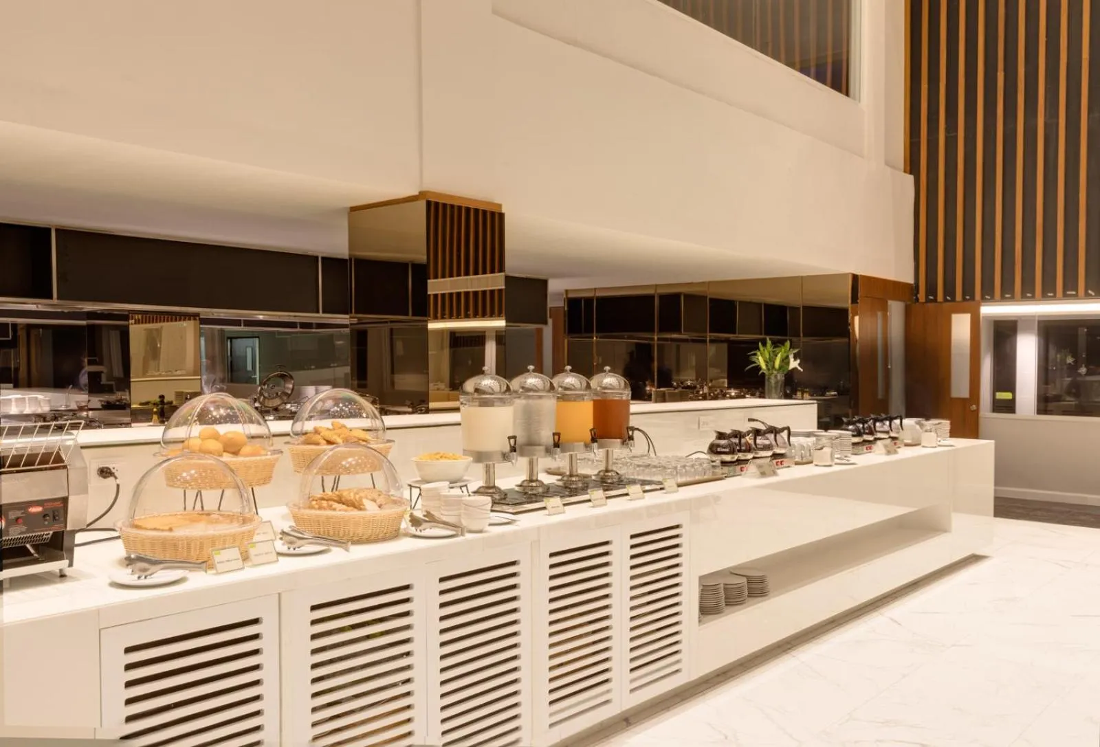 Breakfast in S Ram Leisure Hotel