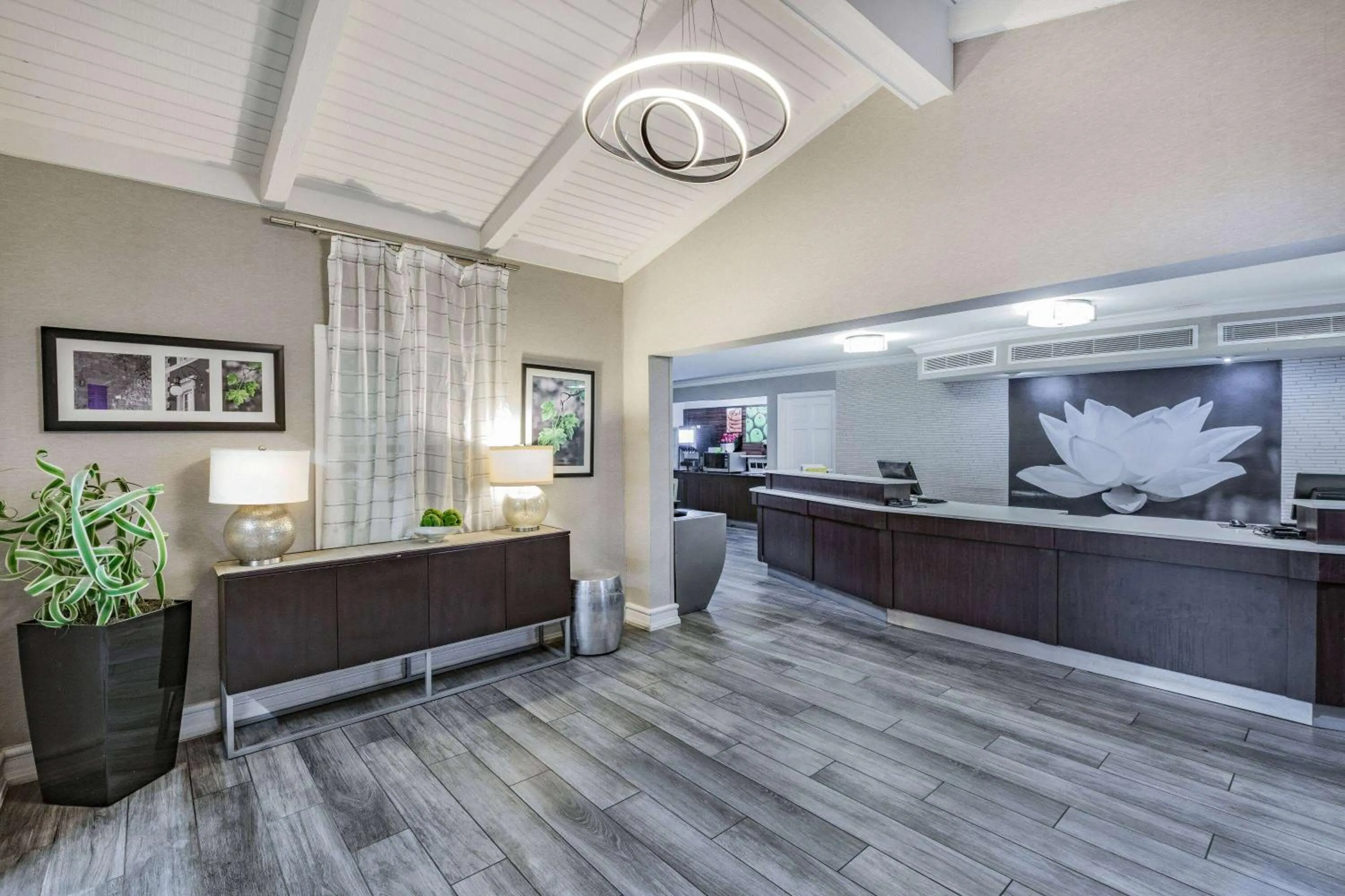 Lobby or reception in La Quinta Inn by Wyndham Laredo I-35