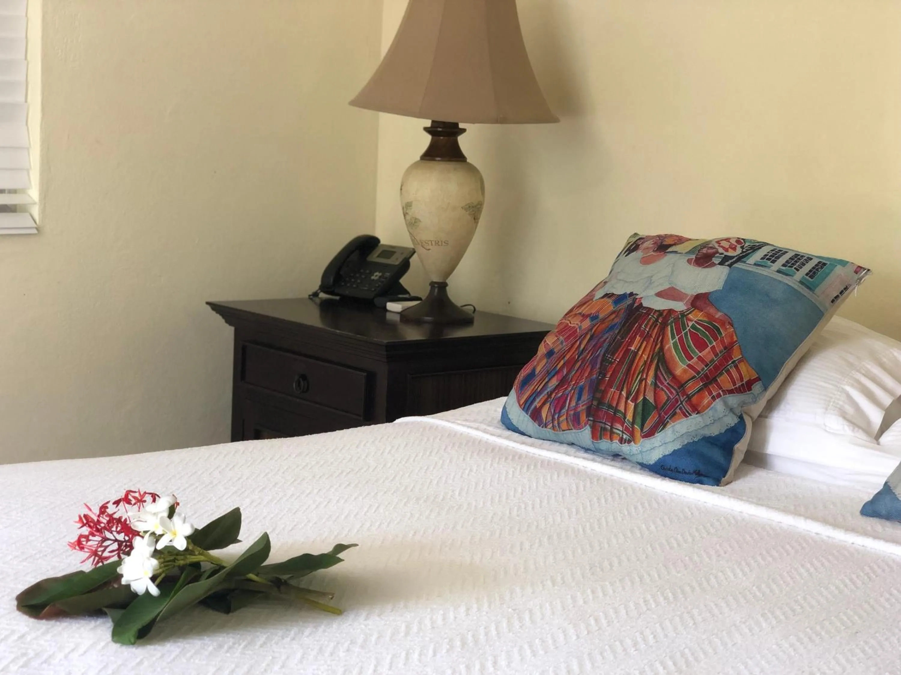 Bed in The Comanche A Club Inn of Christianted St Croix