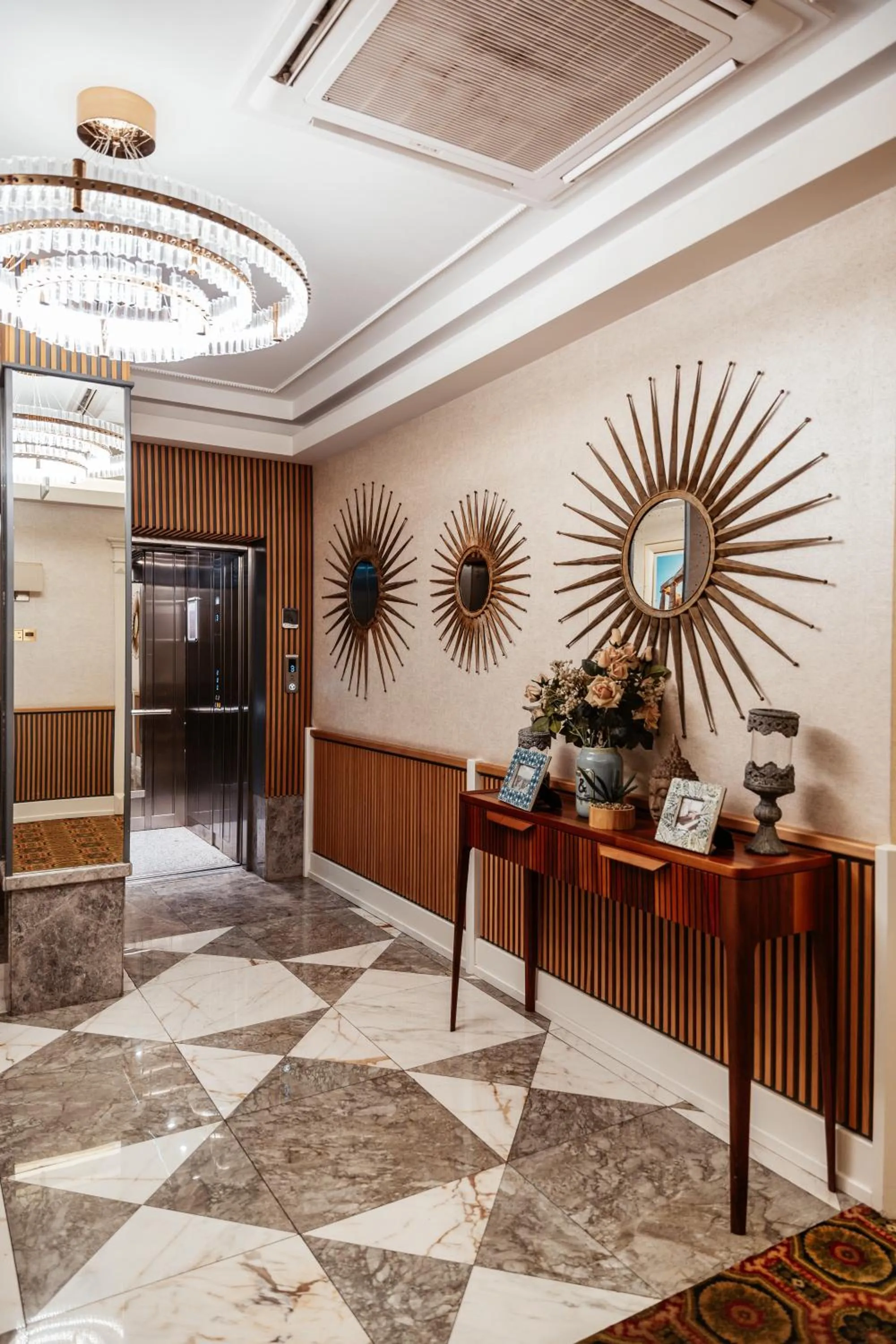 elevator in Theatrum Hotel Baku