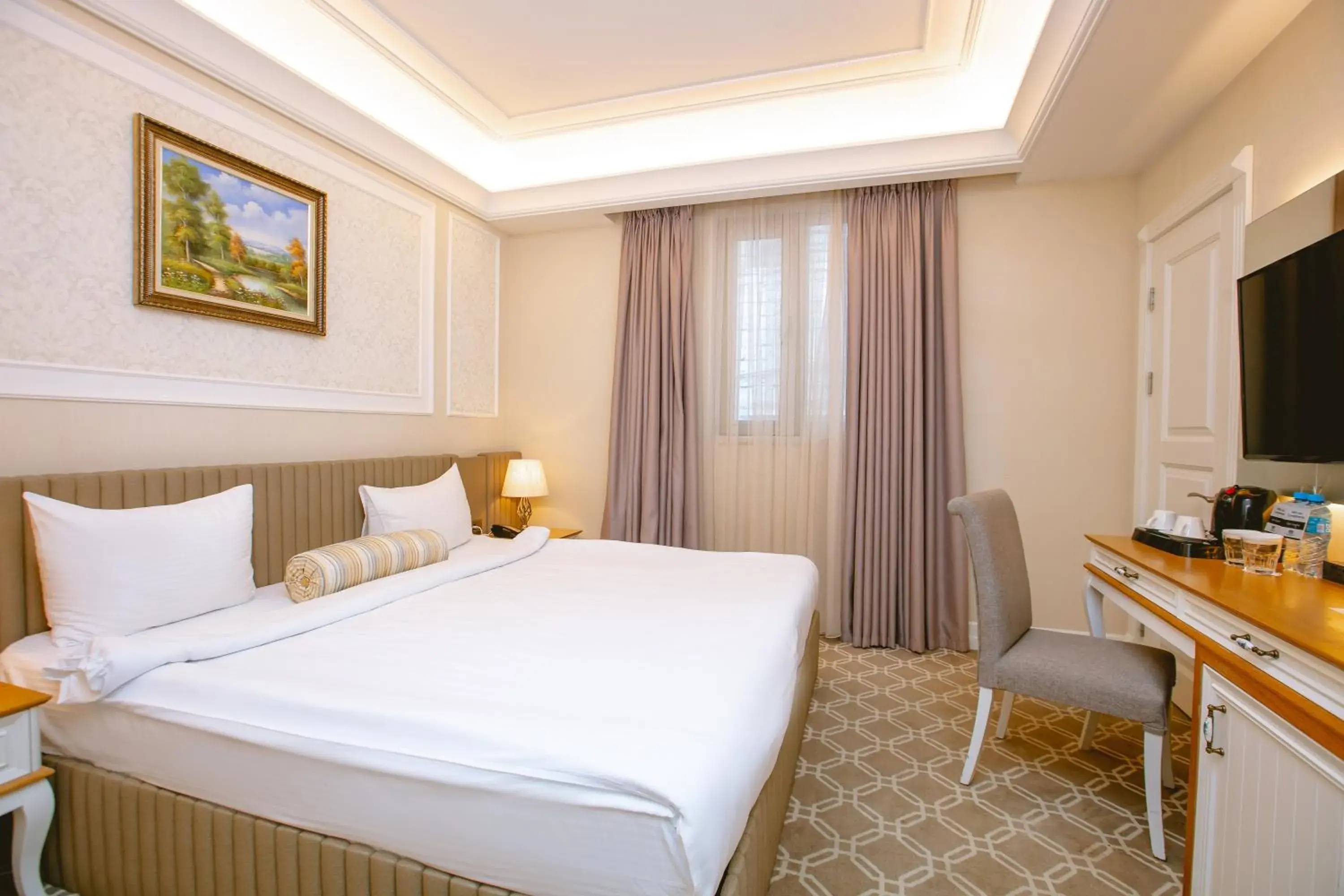 Superior King Room No View in Theatrum Hotel Baku Superior King Room No View in Theatrum Hotel Baku
