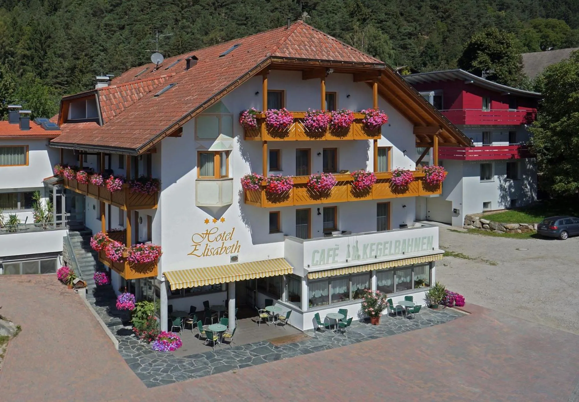 Property building in Hotel Elisabeth