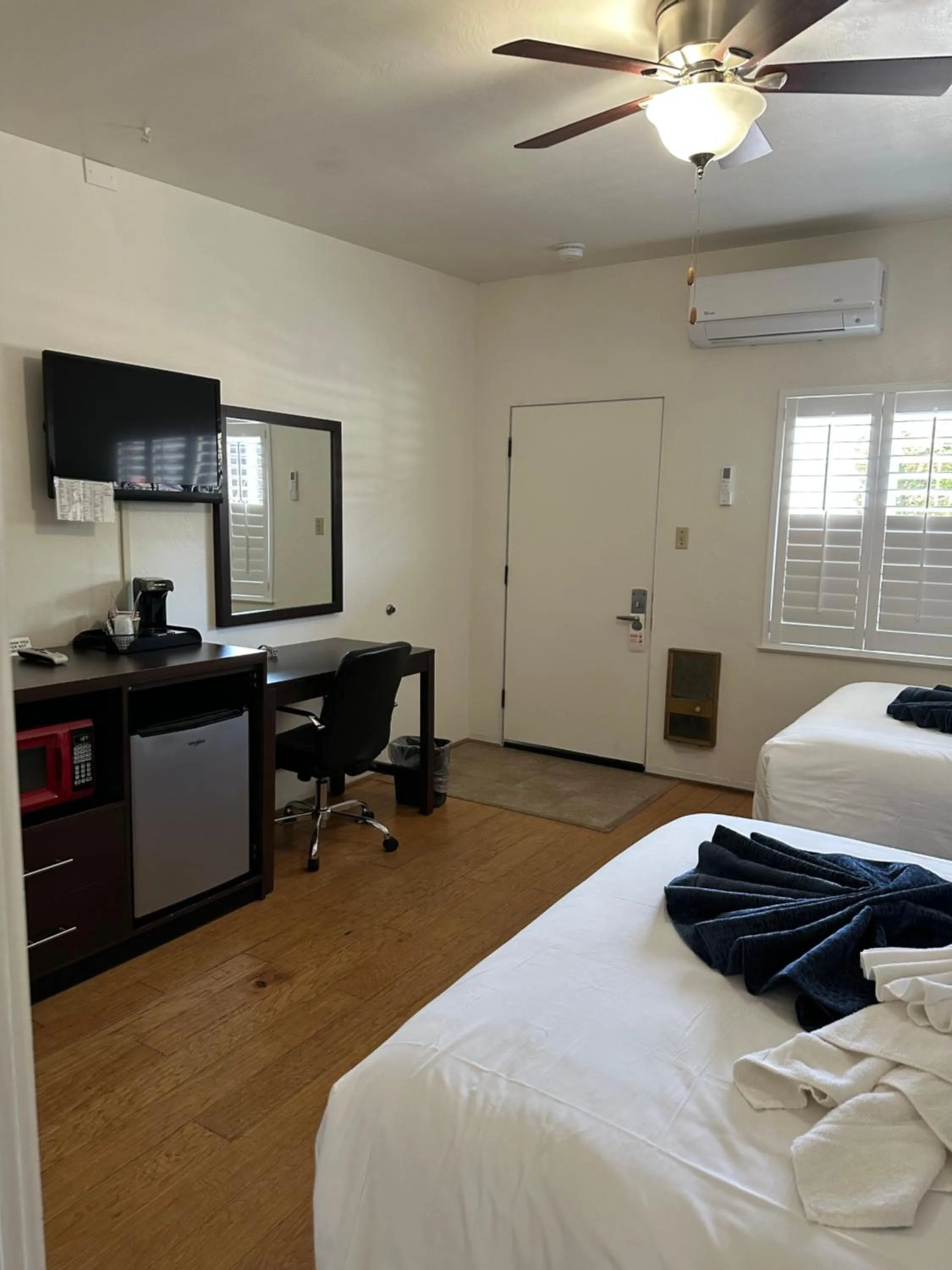 Bedroom, Bed in Cambria Palms Motel