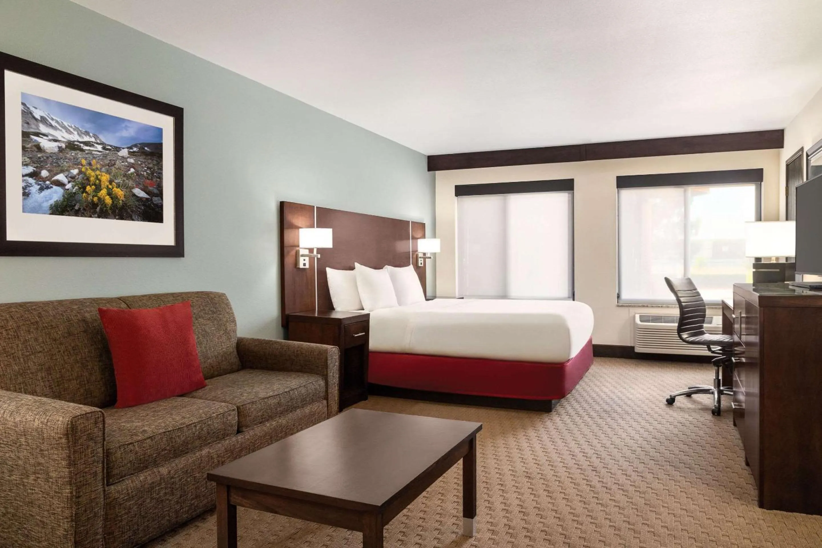 Bedroom, Bed in Radisson Hotel Colorado Springs Airport