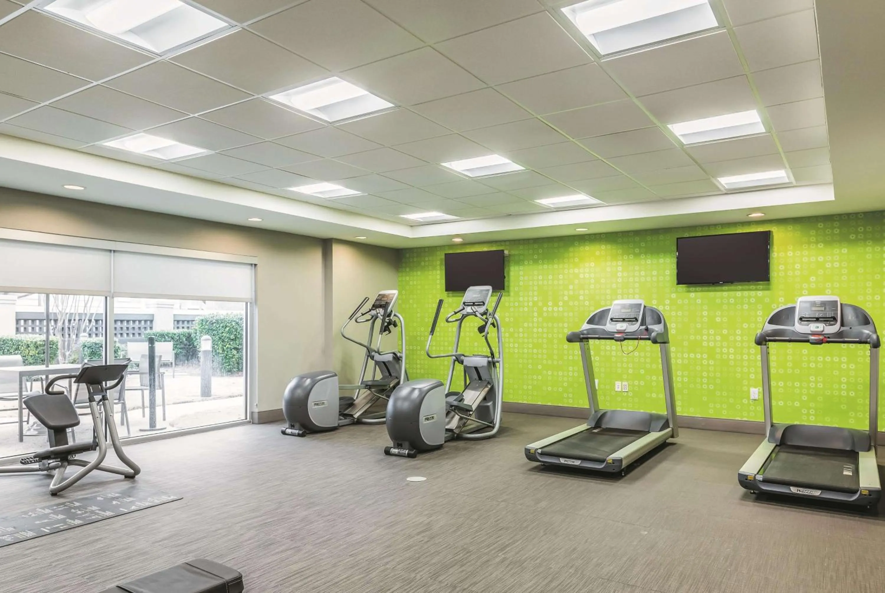 Fitness centre/facilities in La Quinta by Wyndham Dallas Plano West