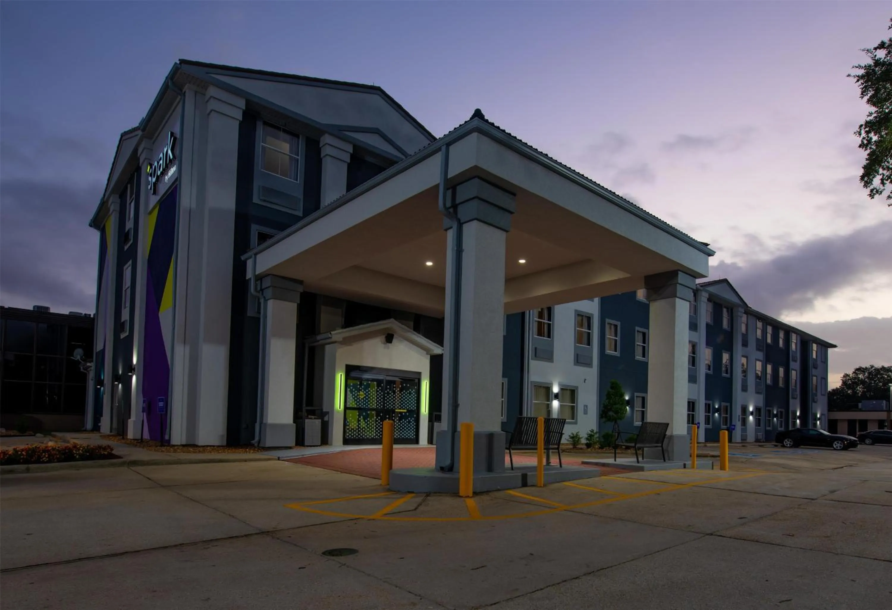 Property building in Spark By Hilton Lafayette South