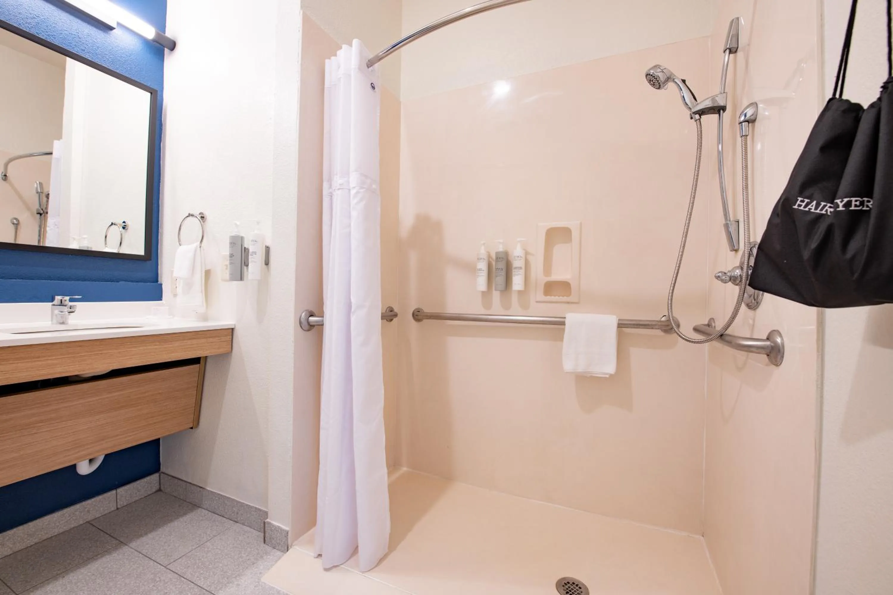 Property building in Spark By Hilton Lafayette South