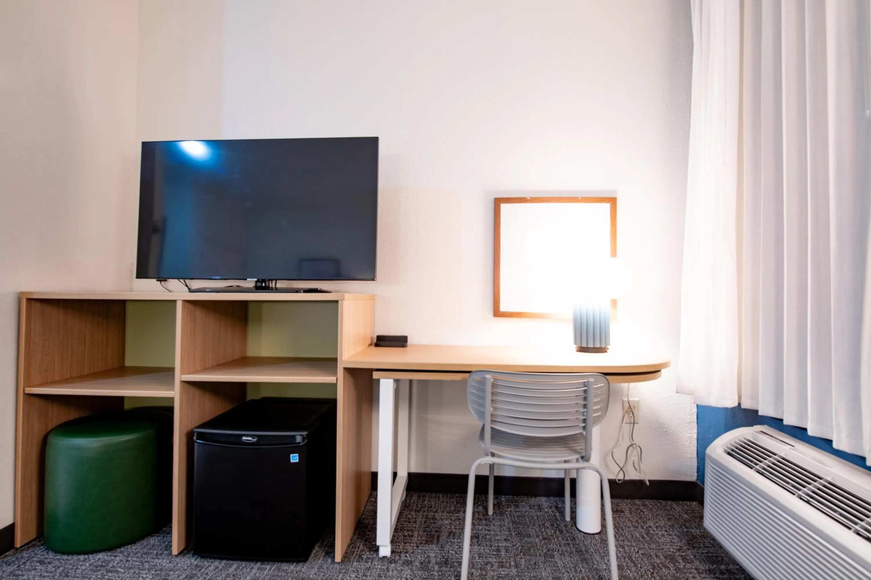 Property building in Spark By Hilton Lafayette South