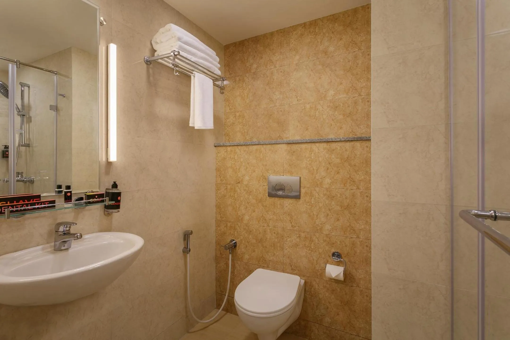 Shower in Ginger Sanand