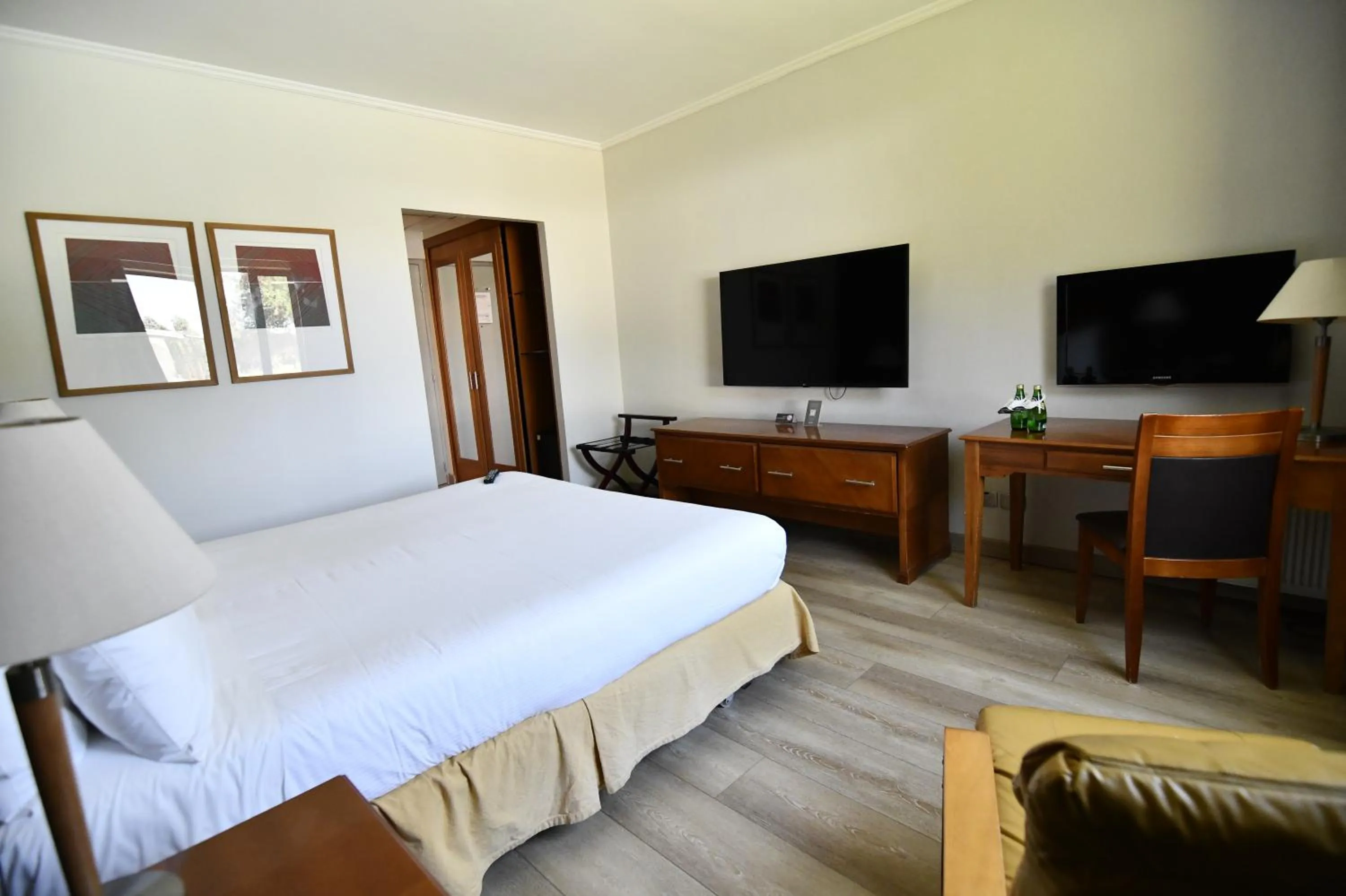 Bed in Hotel Agua del Desierto