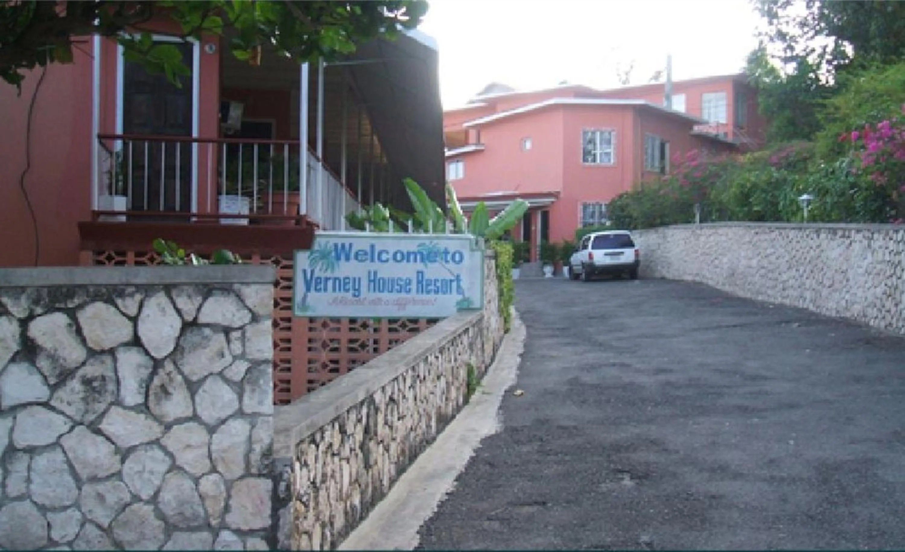 Facade/entrance in Verney House Resort
