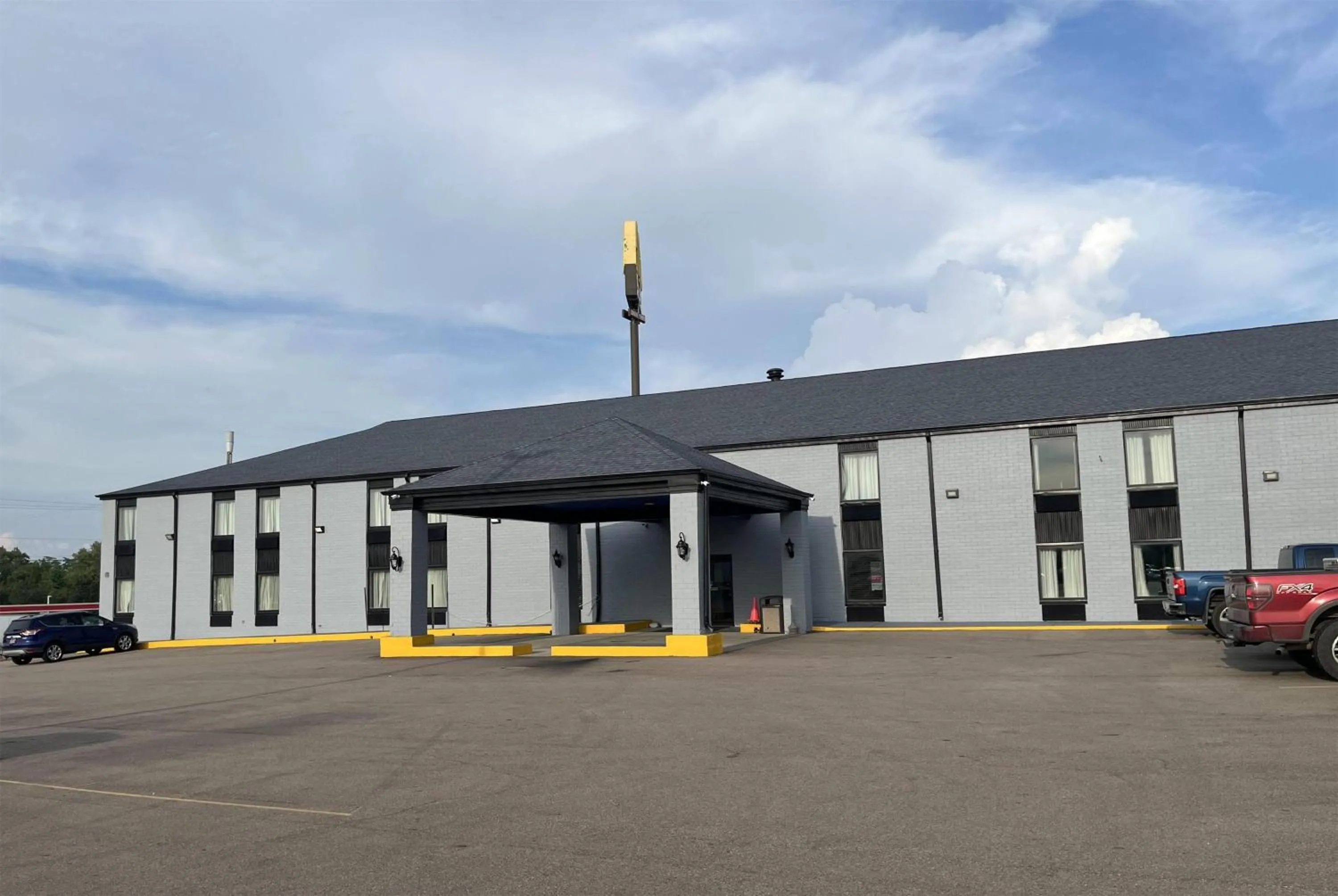 Property building in Days Inn & Suites by Wyndham Bloomington/Normal IL