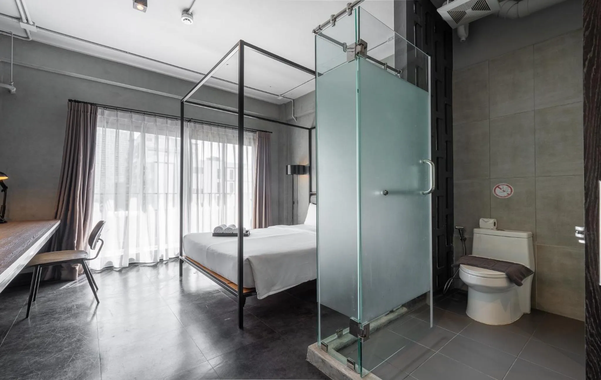 Bedroom, Bed in Palette The Ex Capital Hotel Bangkok