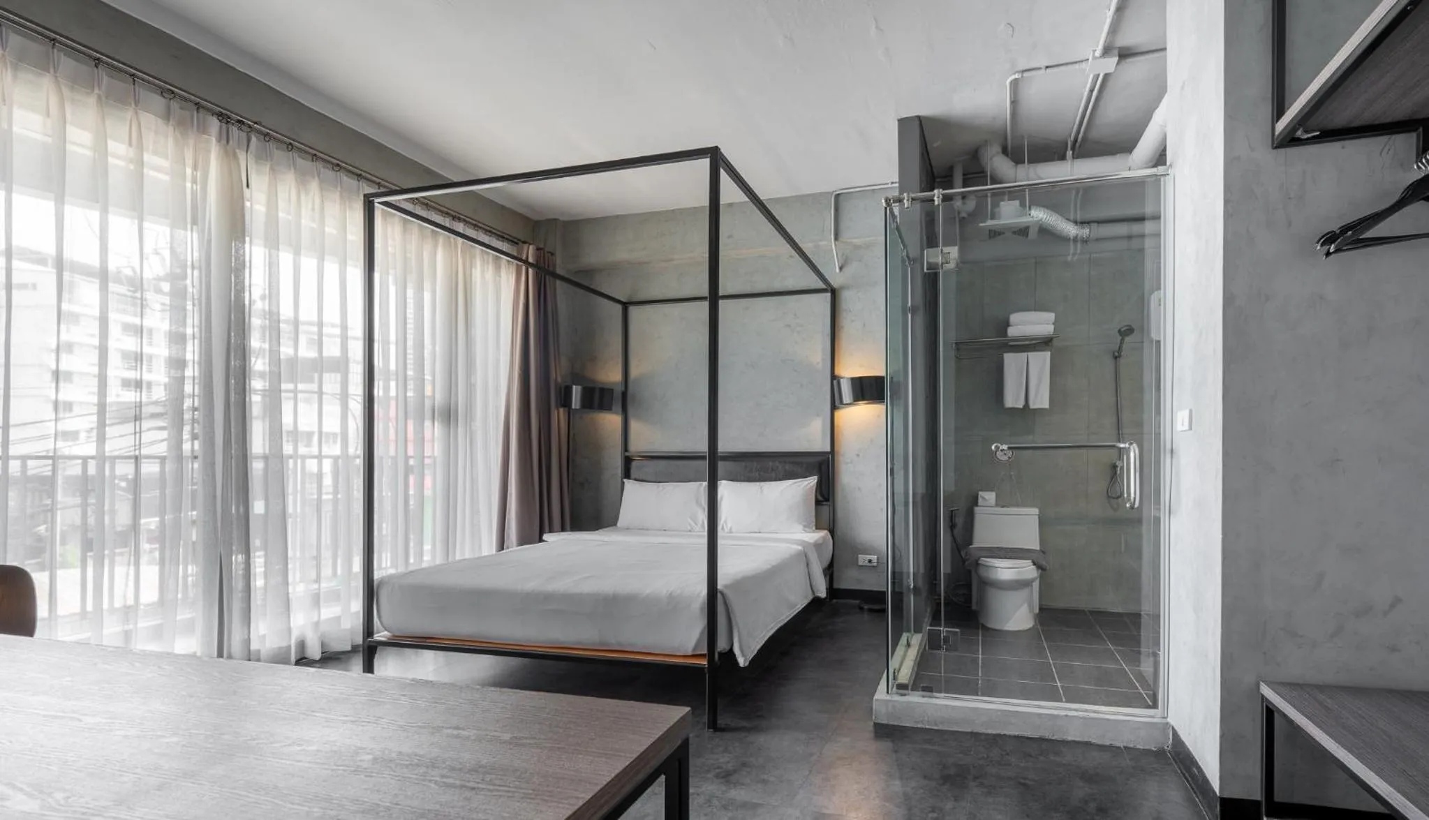 Bathroom, Bed in Palette The Ex Capital Hotel Bangkok