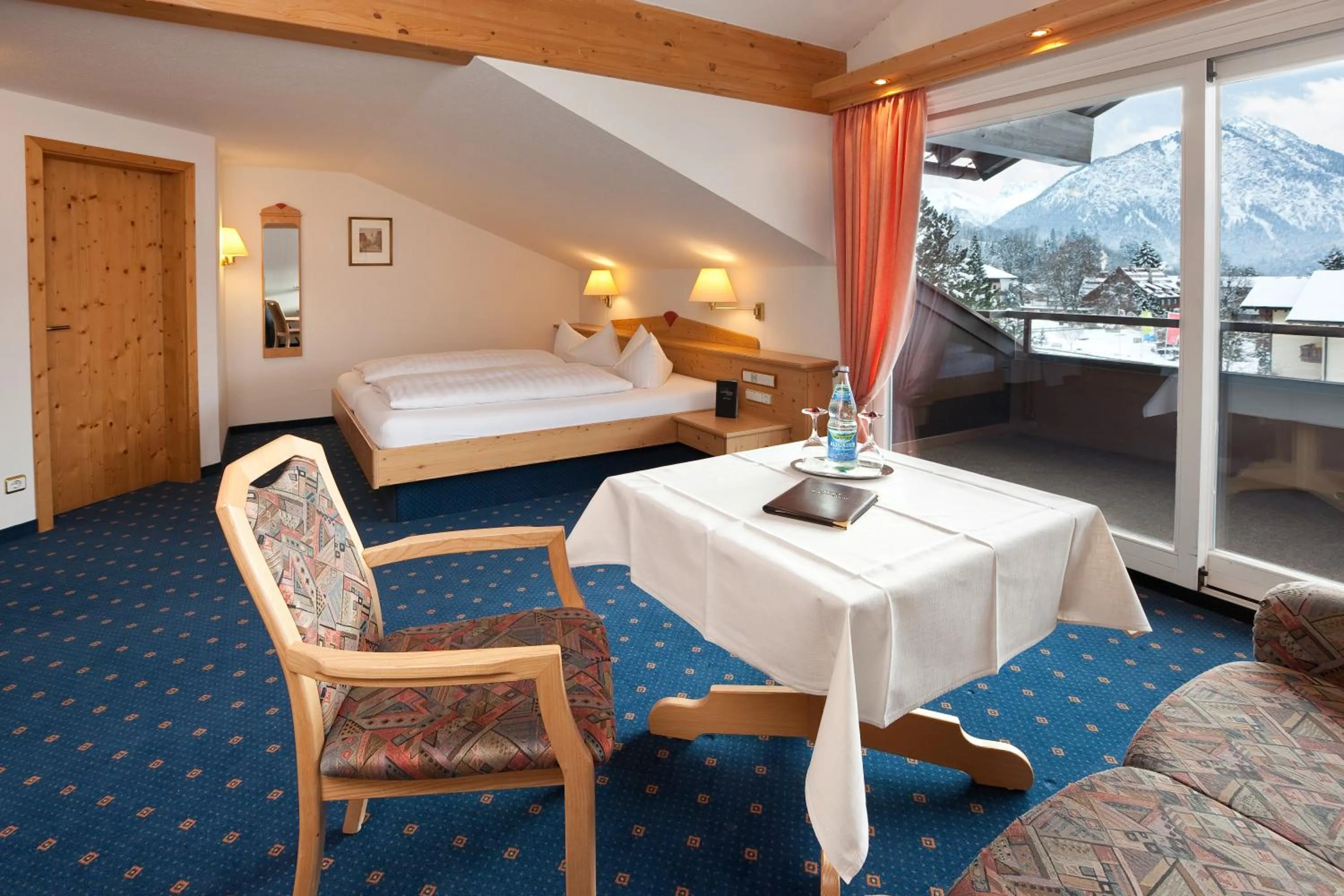 Living room, Bed in Hotel garni Kappeler-Haus