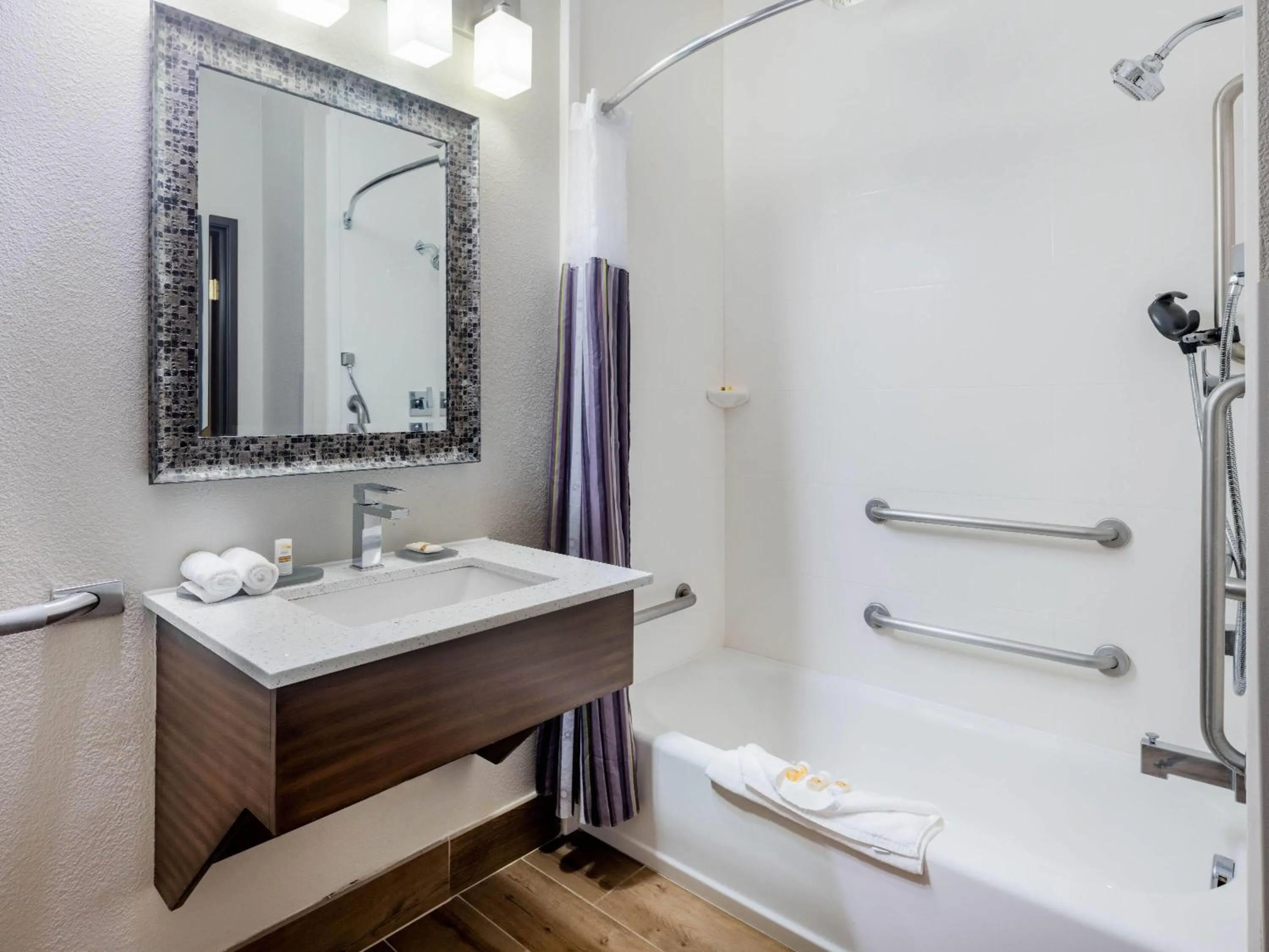 Bathroom in La Quinta by Wyndham NW Tucson Marana