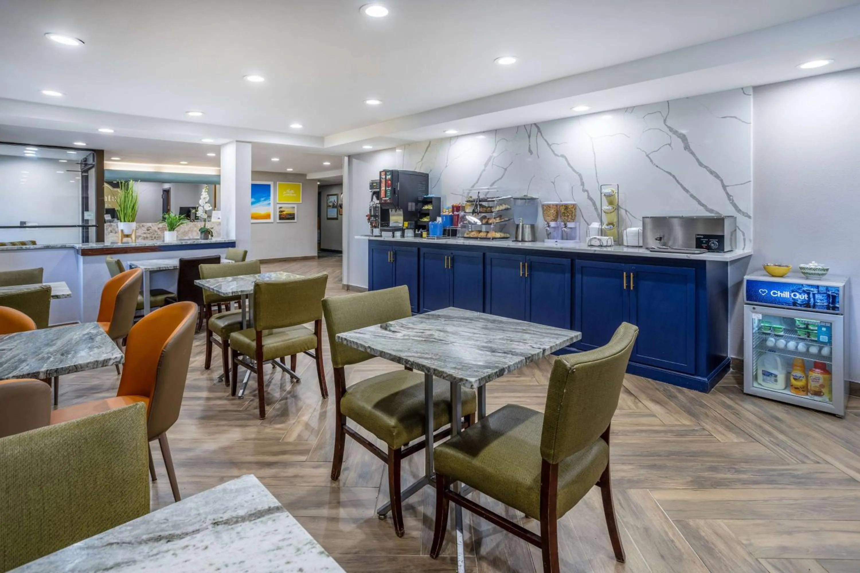 Restaurant/places to eat in Days Inn by Wyndham Pleasant Prairie Kenosha