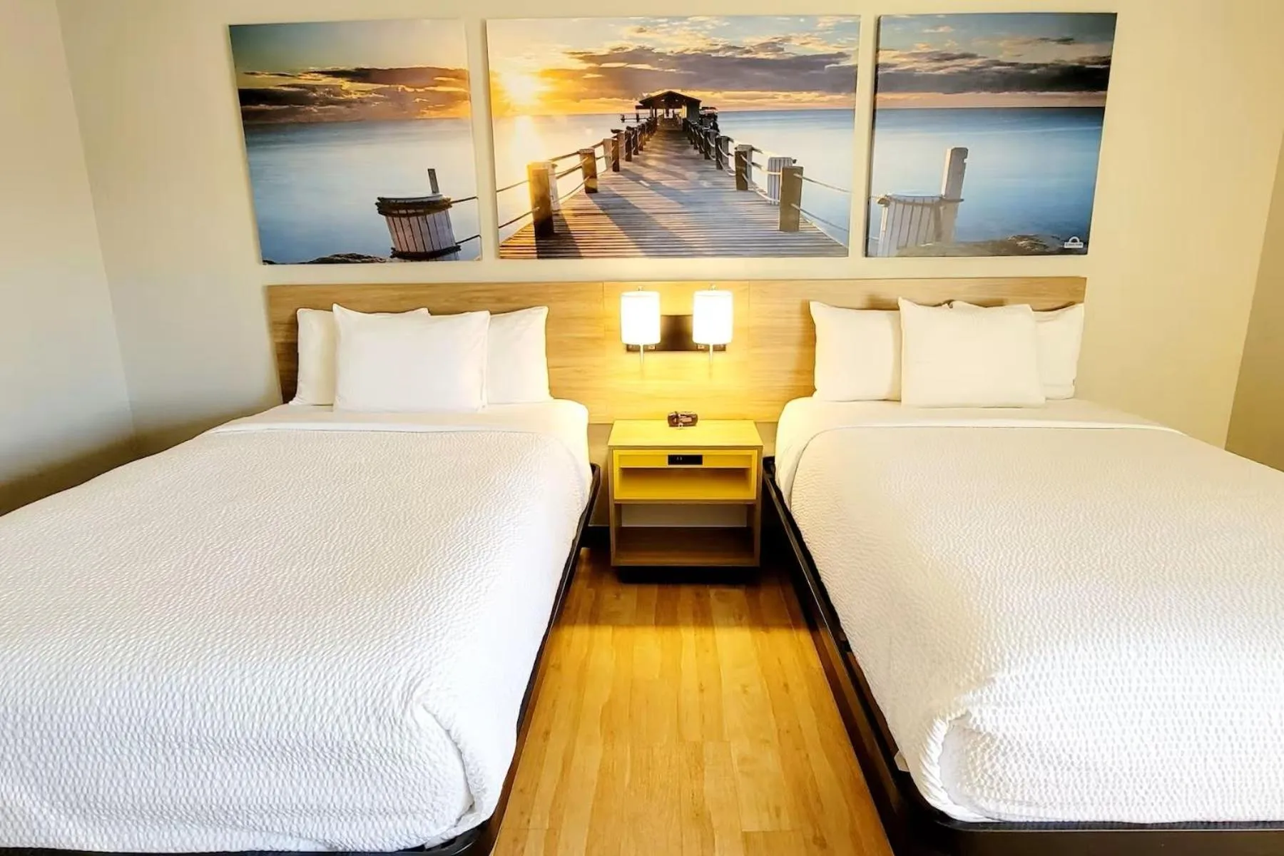 Bed in Days Inn by Wyndham Pleasant Prairie Kenosha