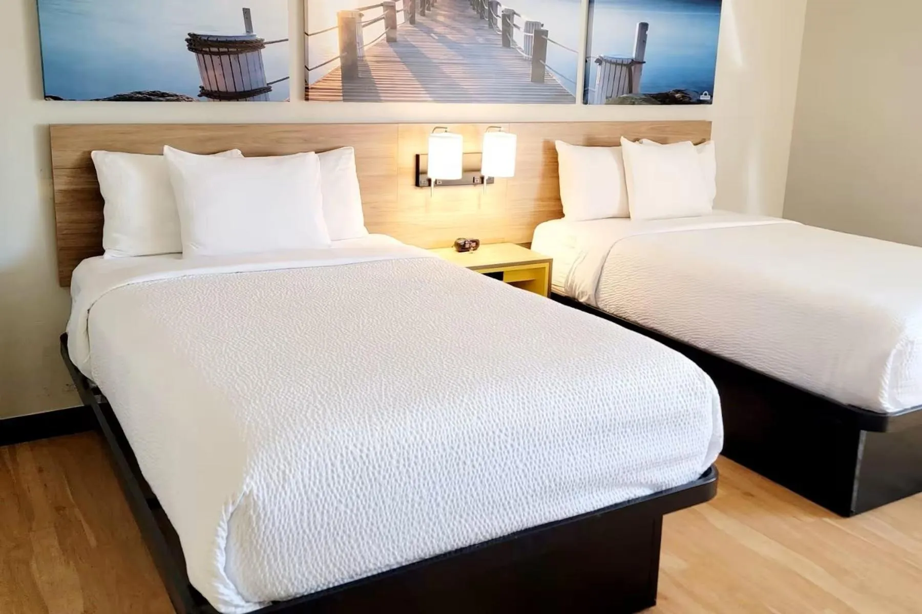 Bed in Days Inn by Wyndham Pleasant Prairie Kenosha