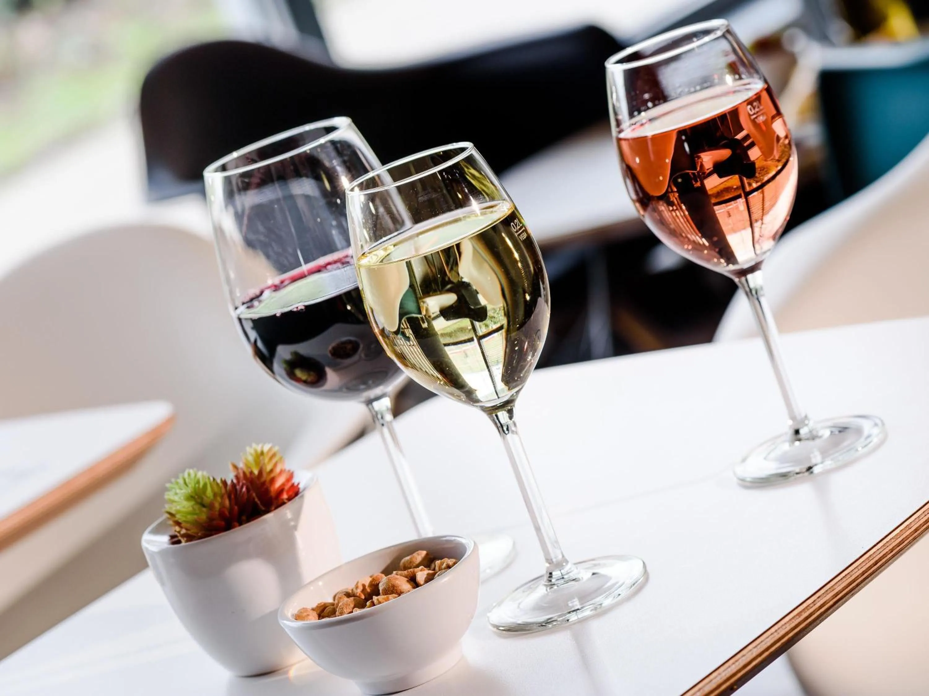 Lounge or bar in ibis Hotel Würzburg City