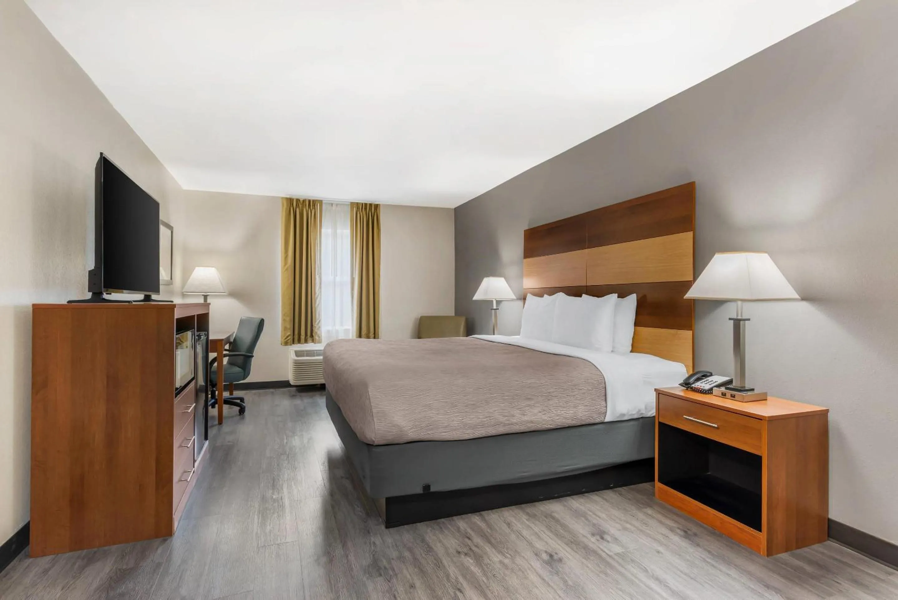 Bedroom, Bed in Quality Inn Loganville US Highway 78