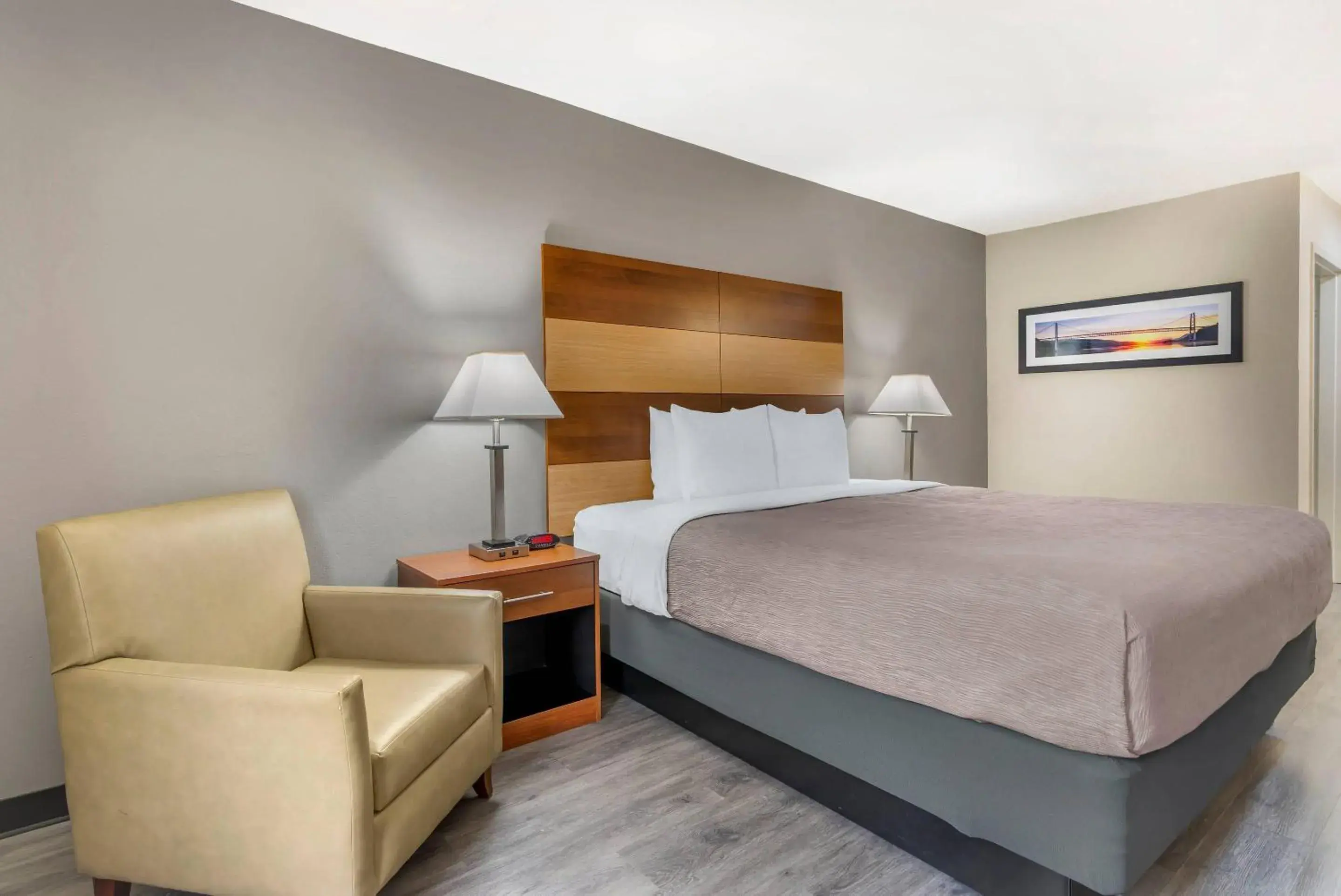 King Room - Non-Smoking in Quality Inn Loganville US Highway 78 King Room - Non-Smoking in Quality Inn Loganville US Highway 78