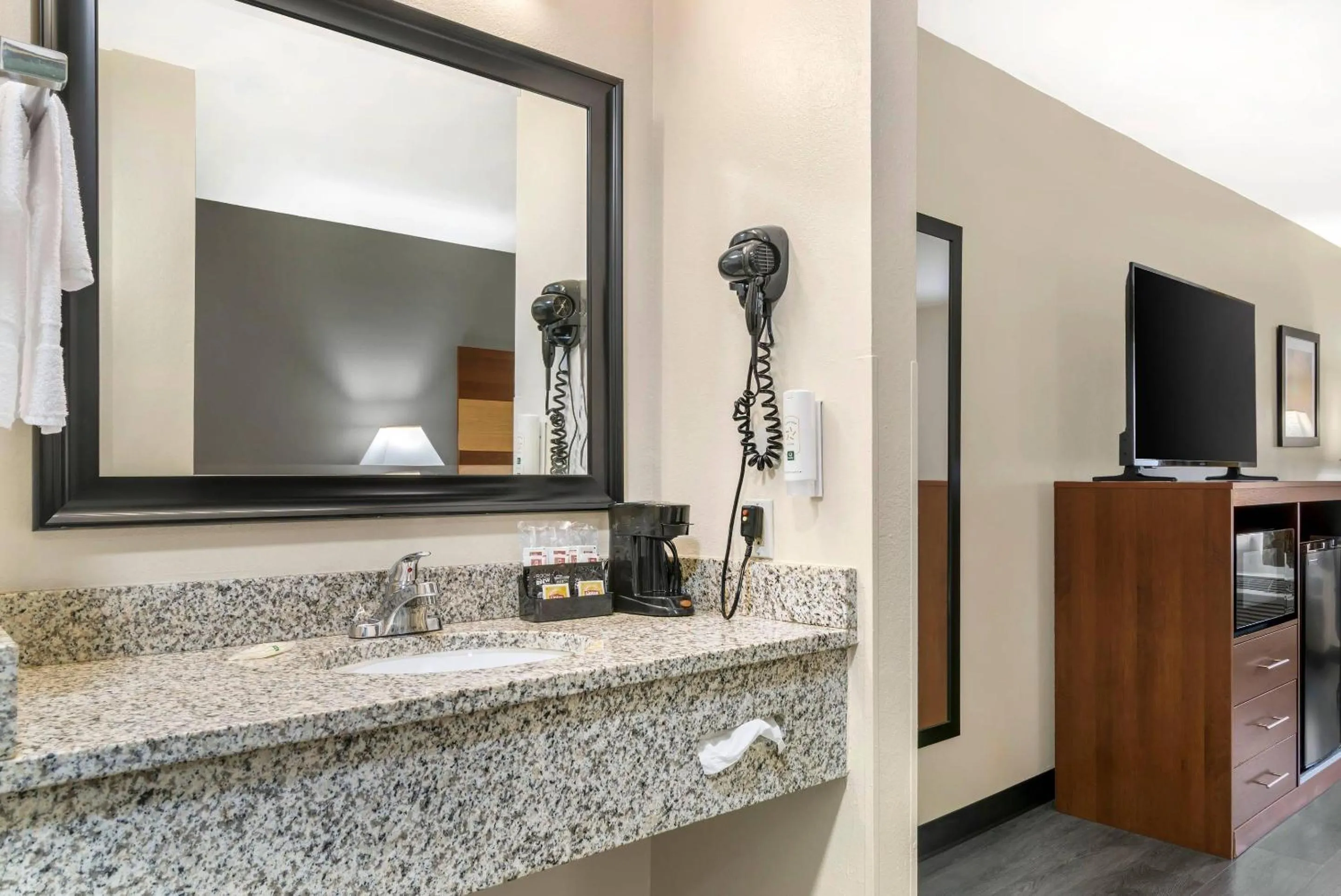 Bedroom in Quality Inn Loganville US Highway 78