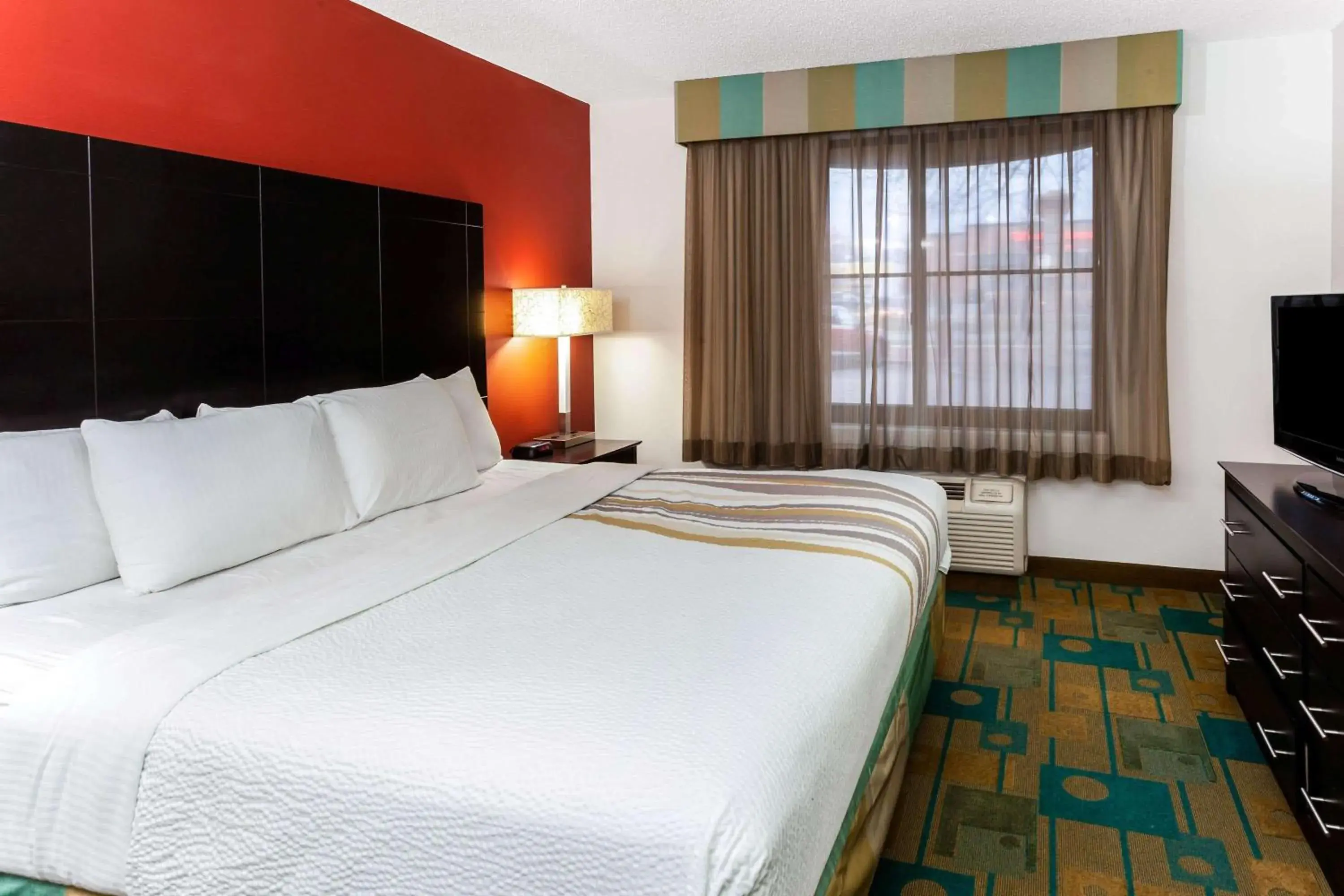 King Room - Disability Access in La Quinta by Wyndham Milwaukee Bayshore Area King Room - Disability Access in La Quinta by Wyndham Milwaukee Bayshore Area