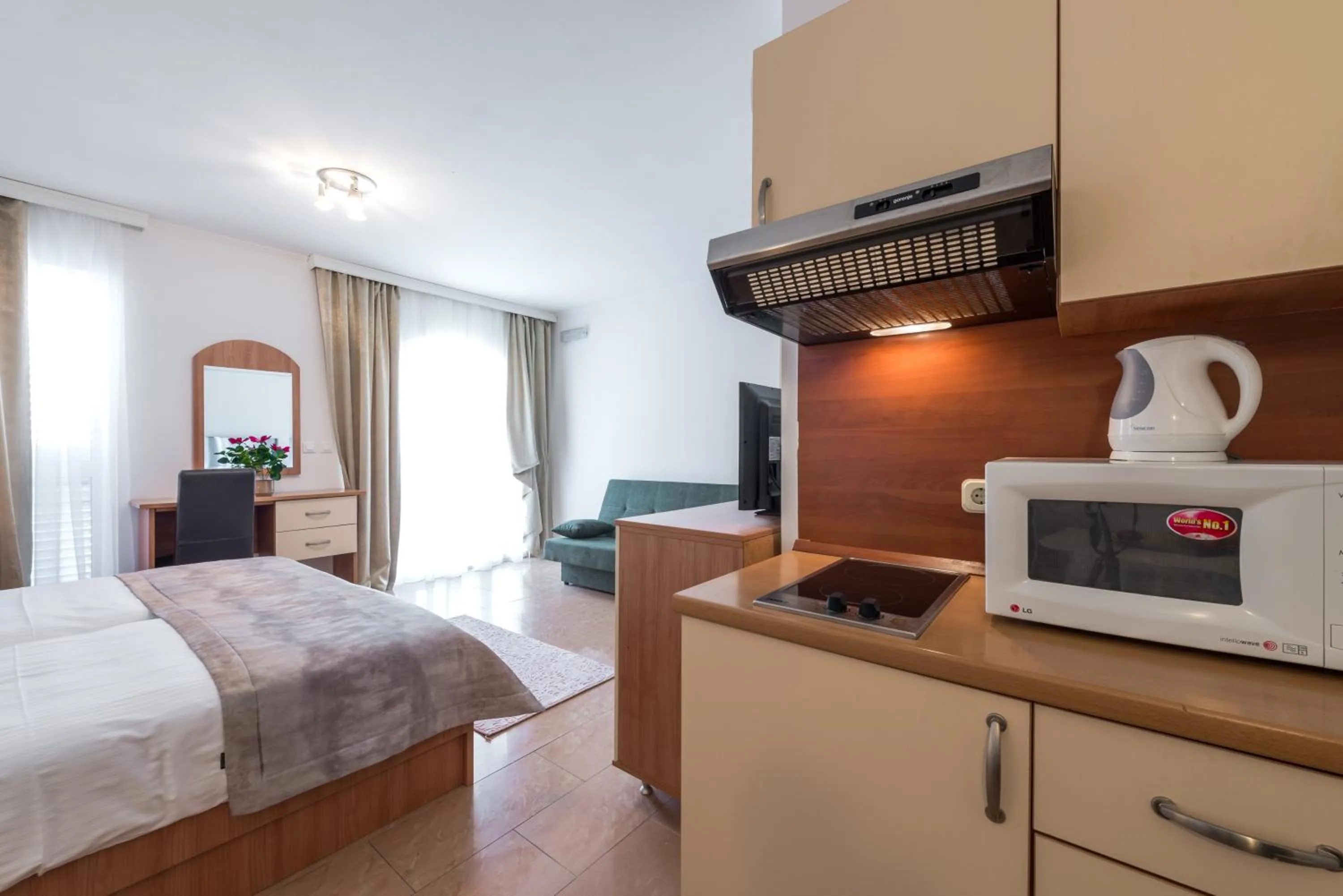Kitchen or kitchenette, Bed in Villa Lanterna