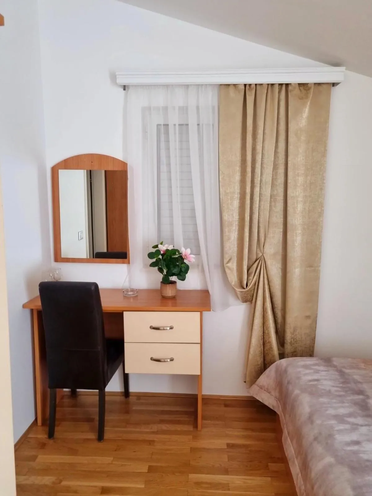Seating area, Bed in Villa Lanterna