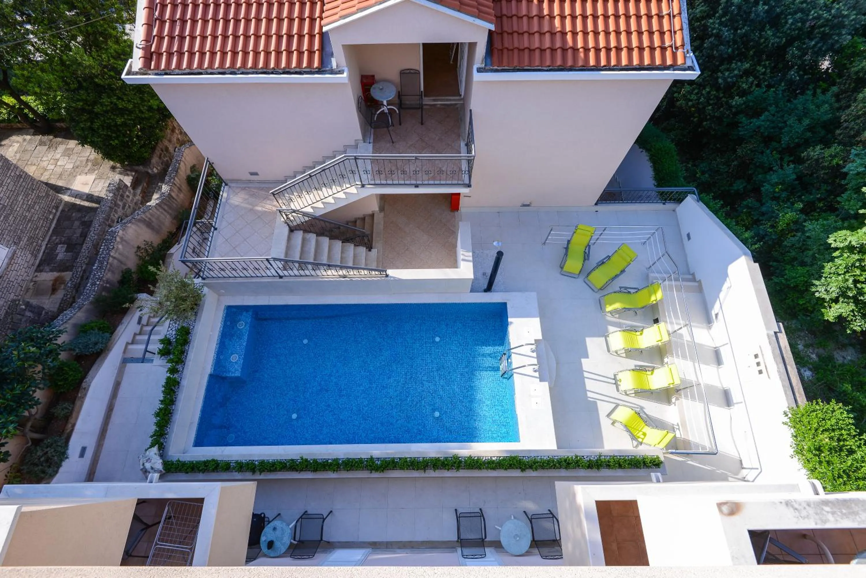 Pool view in Villa Lanterna