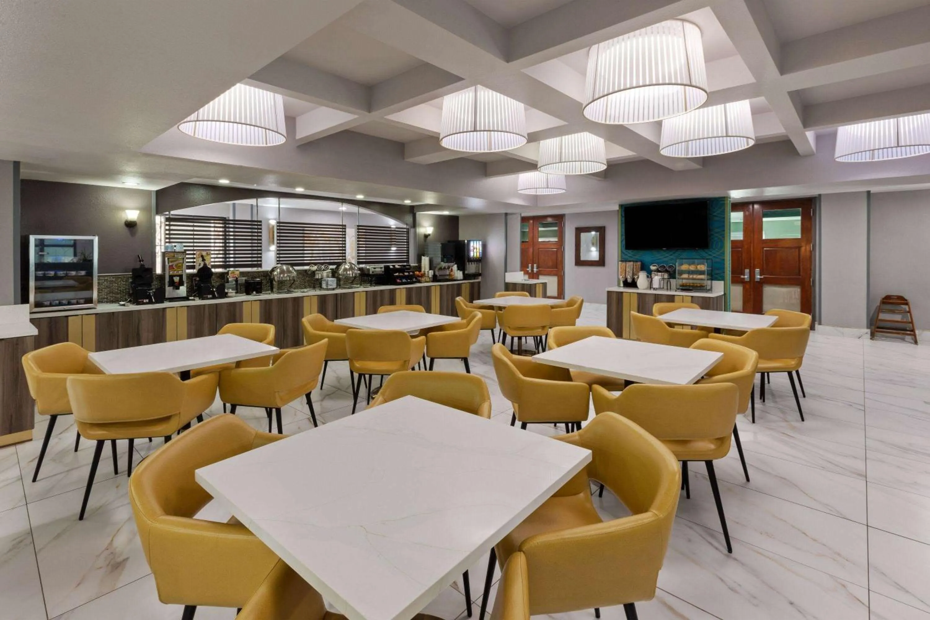 Breakfast in La Quinta by Wyndham Olathe