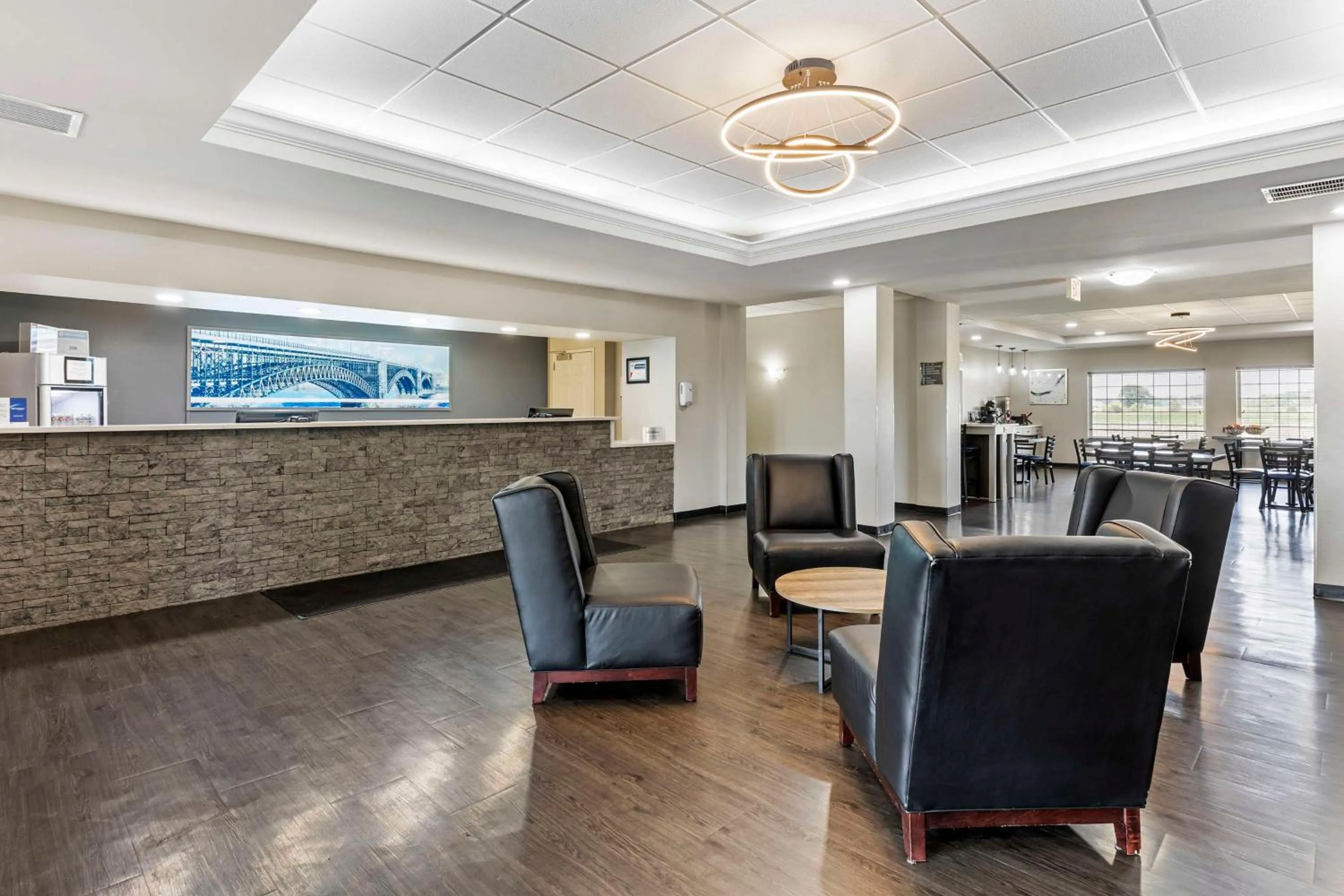 Lobby or reception in Best Western Plus MidAmerica Hotel