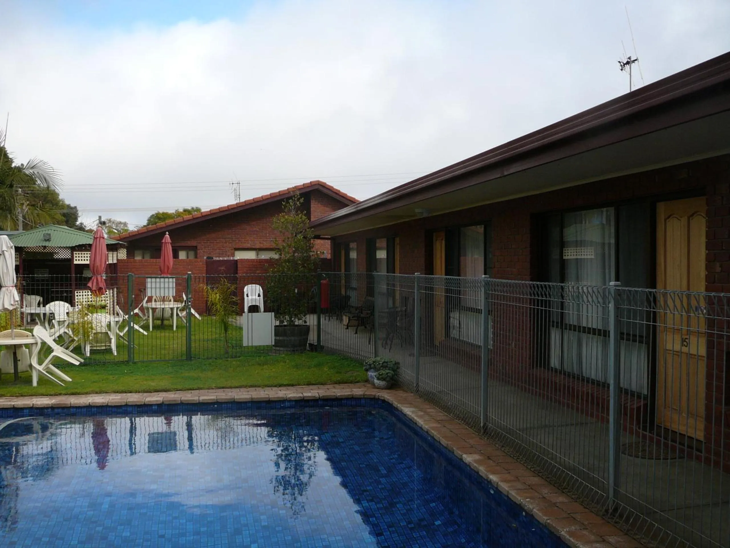Swimming pool in Murray River Motel