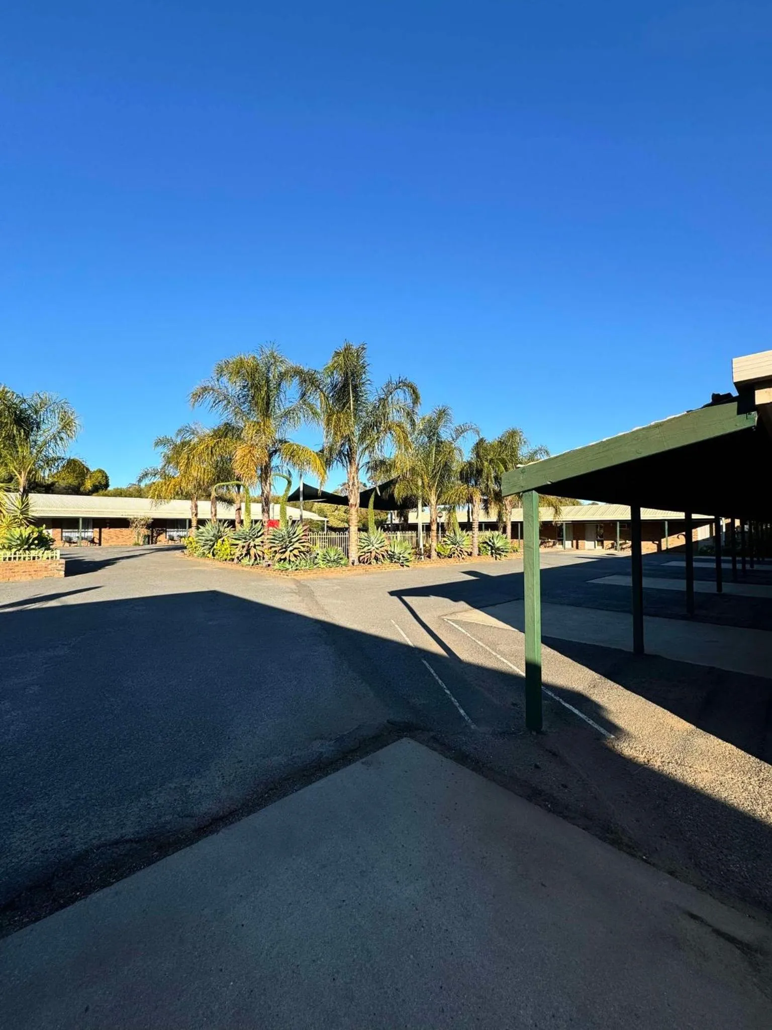 Garden view in Tooleybuc Motel
