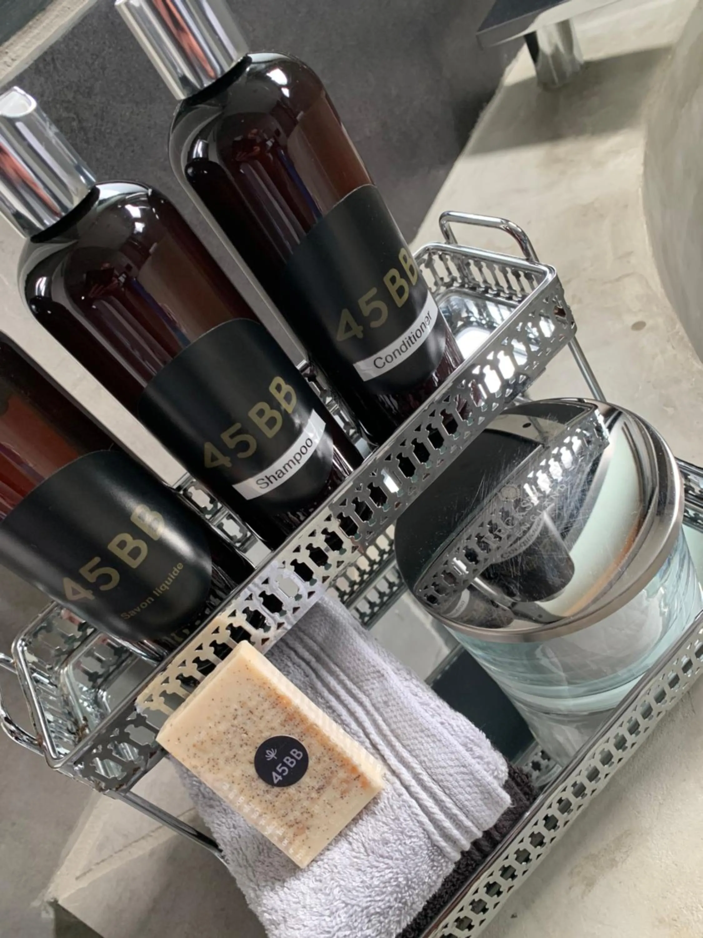 Shower in 45BB Apartment